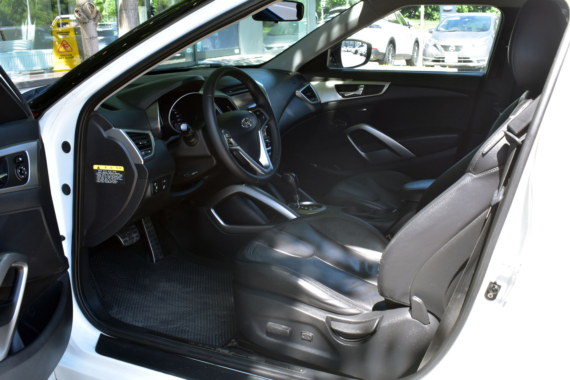 Hyundai Veloster, I 1.6 AT (132 л.с.) 2011