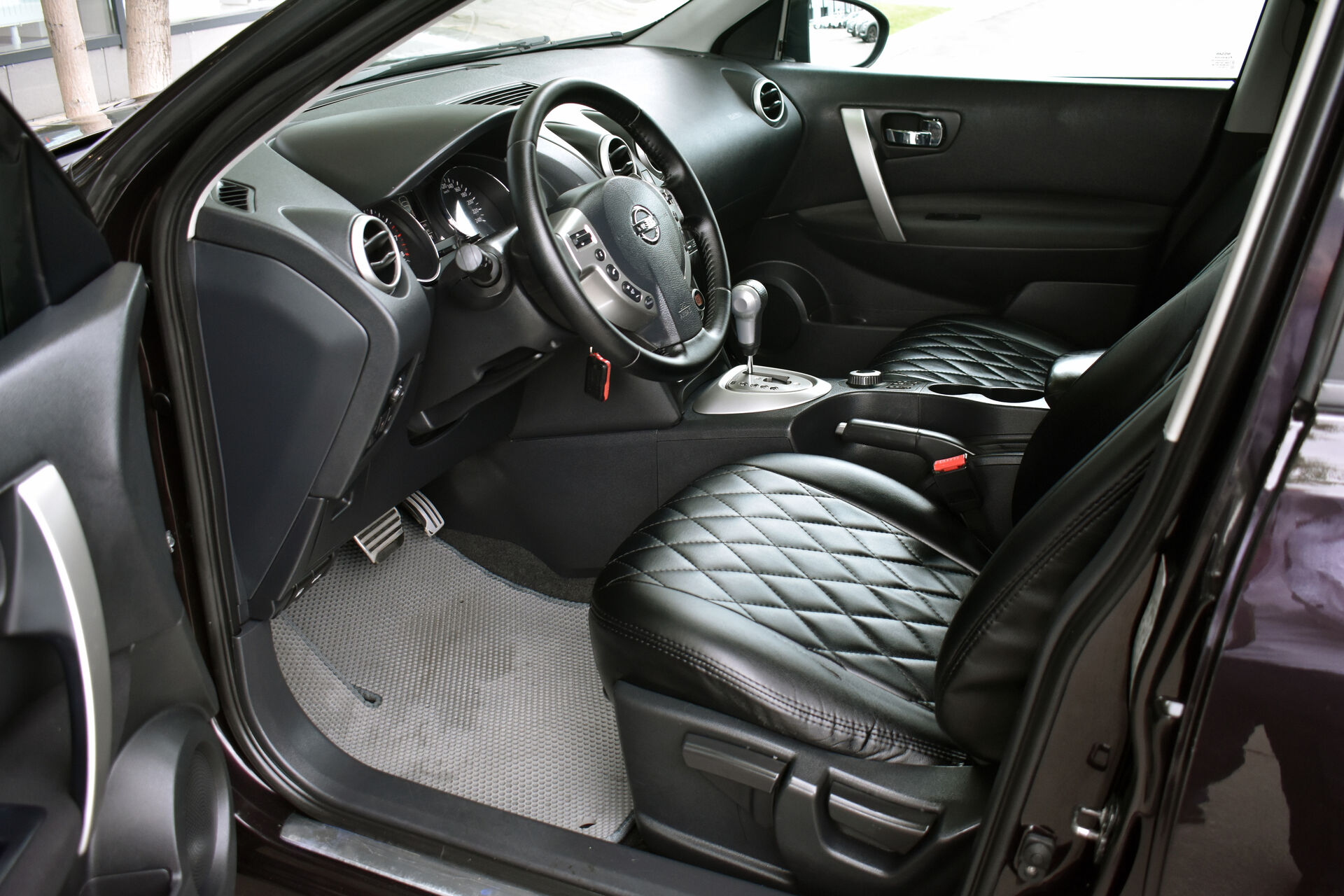 Nissan Qashqai, I Рестайлинг 2.0 CVT (141 л.с.) 4WD 2011