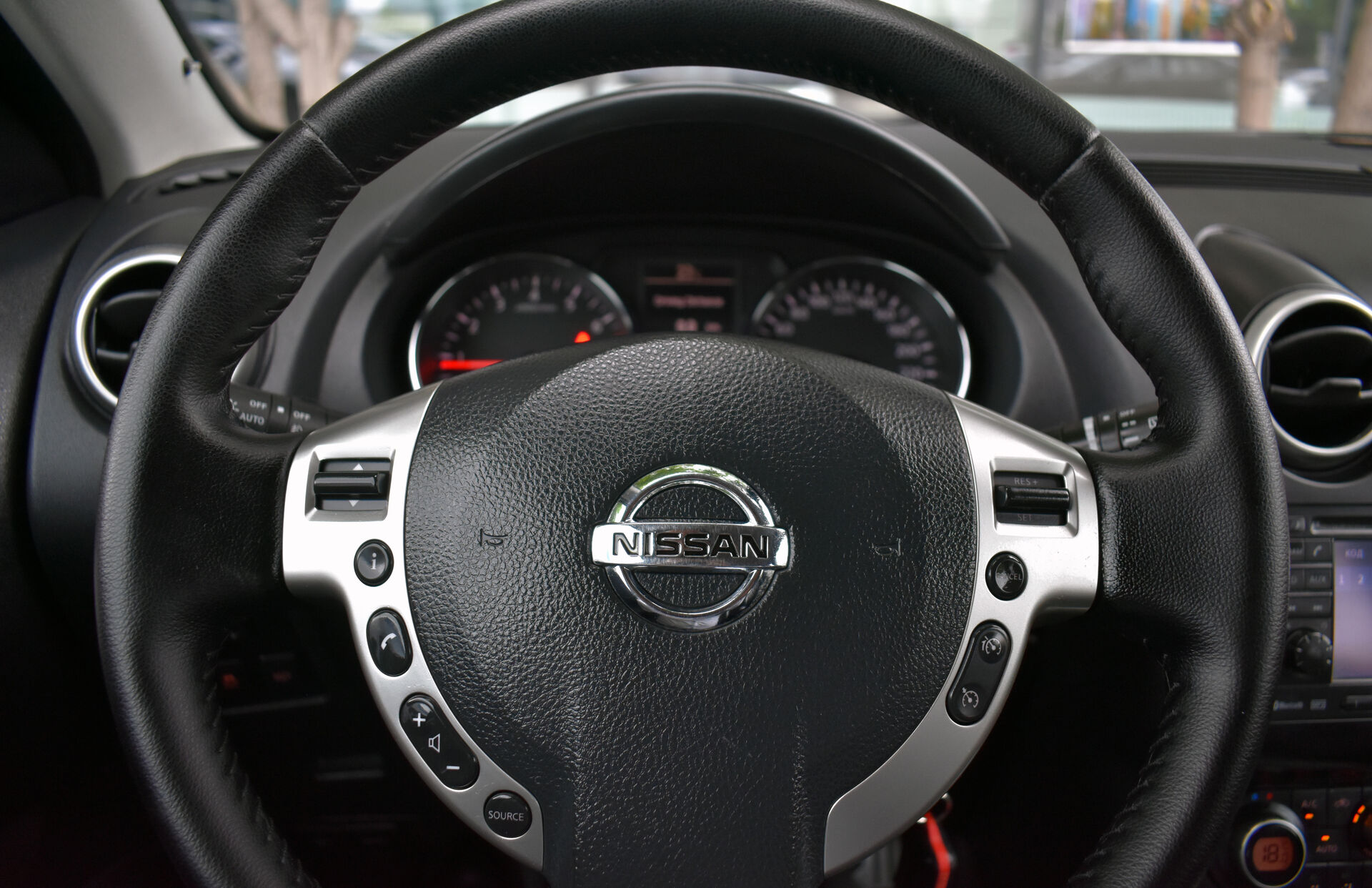 Nissan Qashqai, I Рестайлинг 2.0 CVT (141 л.с.) 4WD 2011