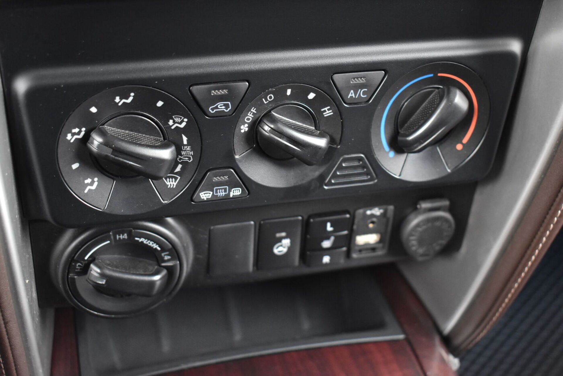 Toyota Fortuner, II 2.7 AT (166 л.с.) 4WD 2019