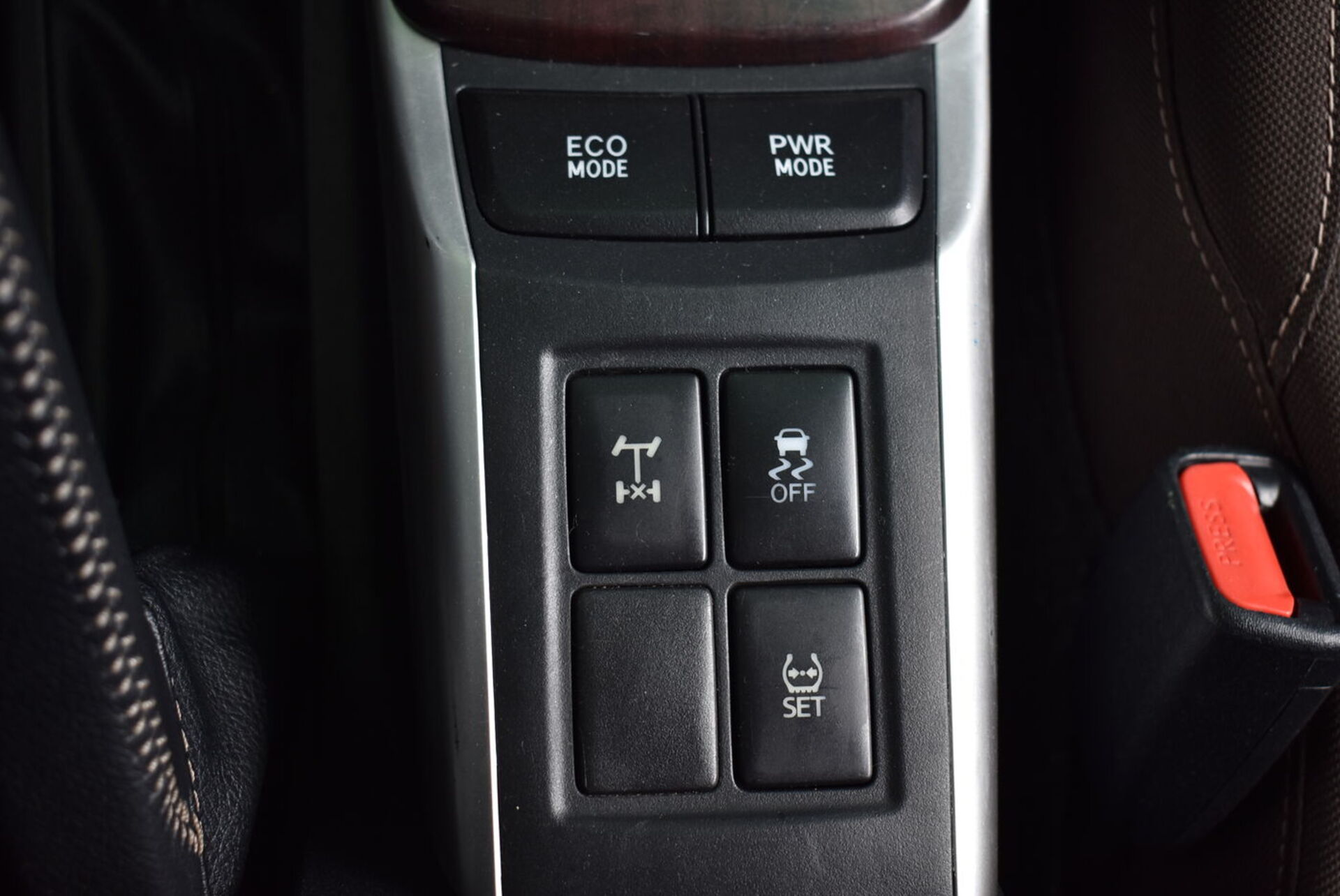 Toyota Fortuner, II 2.7 AT (166 л.с.) 4WD 2019