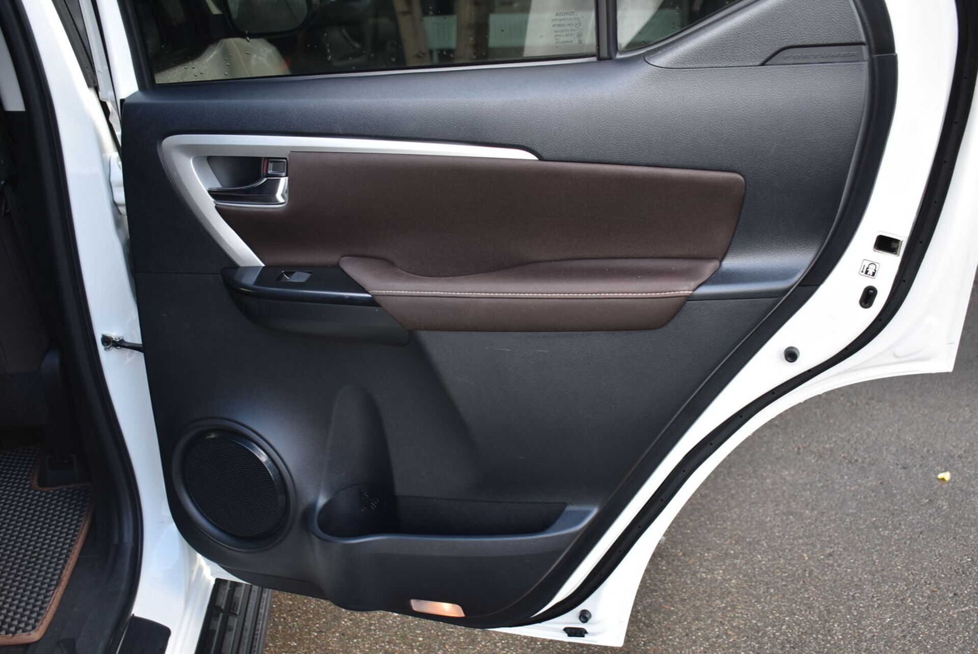 Toyota Fortuner, II 2.7 AT (166 л.с.) 4WD 2019