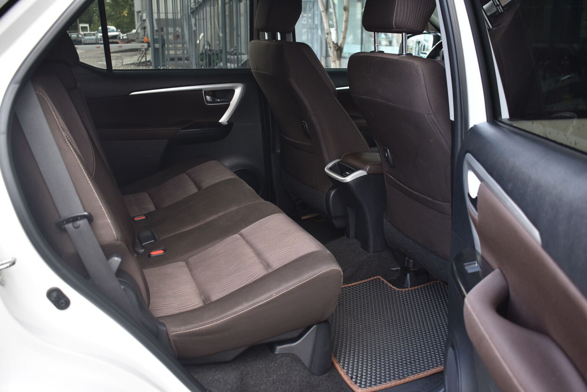 Toyota Fortuner, II 2.7 AT (166 л.с.) 4WD 2019