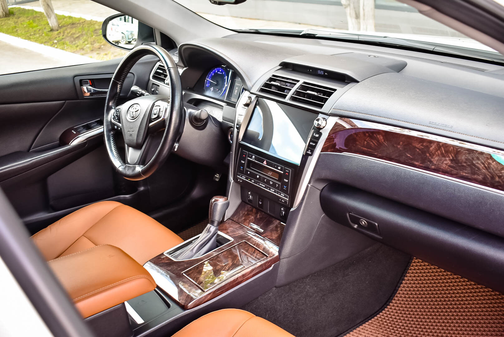 Toyota Camry, VII (XV50) Рестайлинг 2.5 AT (181 л.с.) 2016