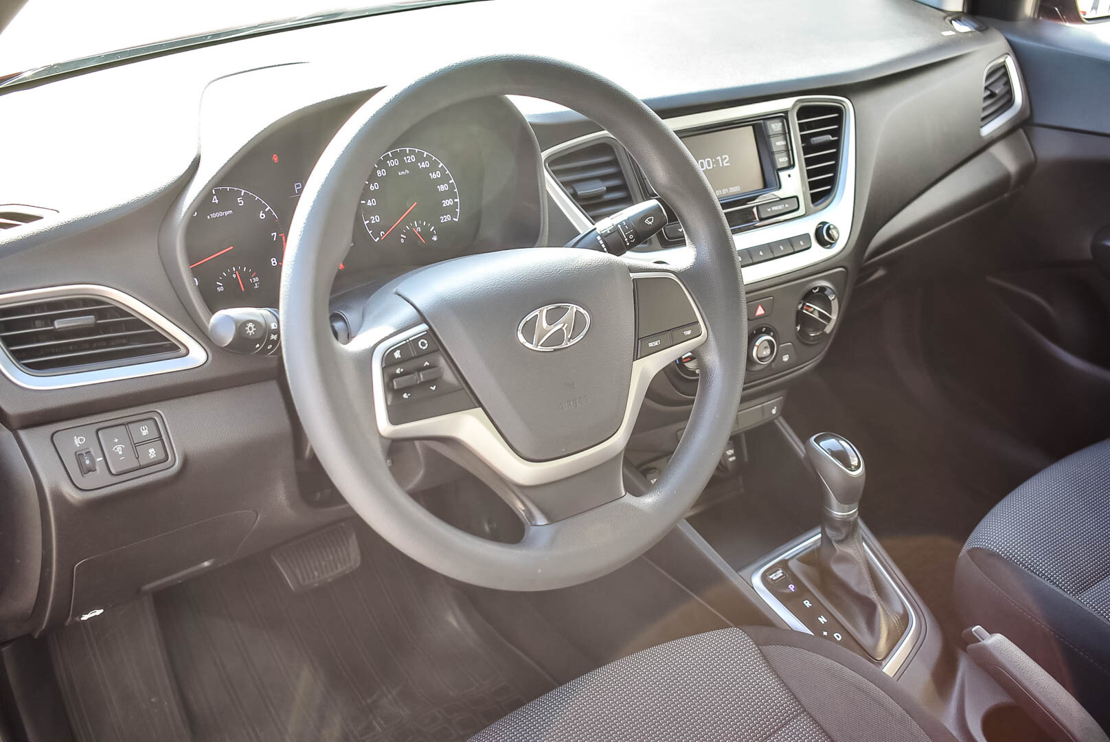 Hyundai Solaris, II 1.6 AT (123 л.с.) 2017