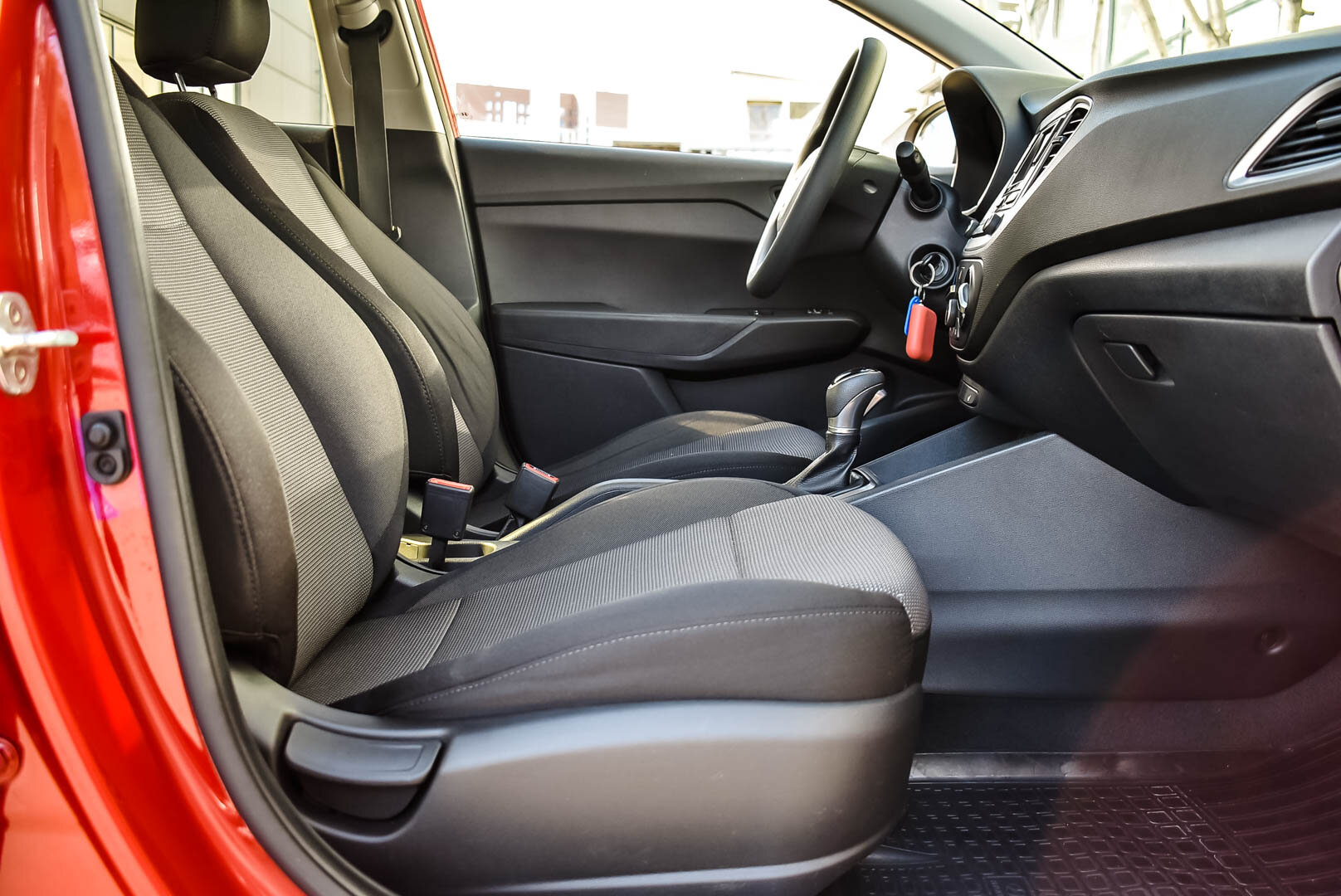 Hyundai Solaris, II 1.6 AT (123 л.с.) 2017