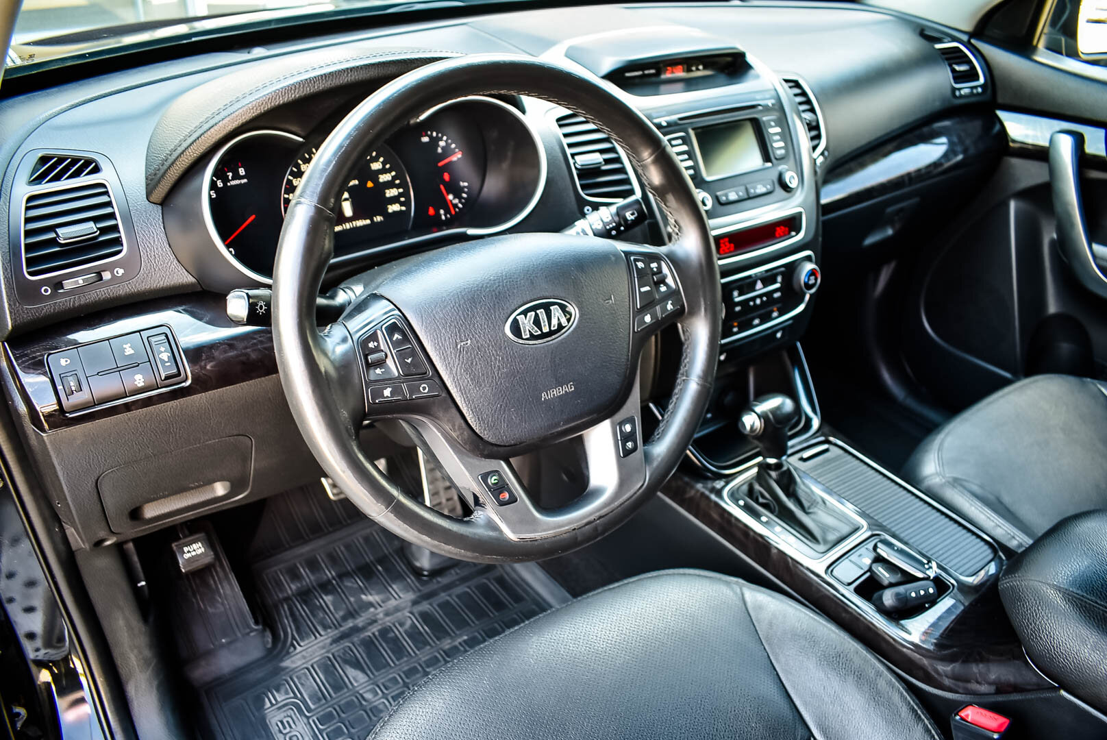 Kia Sorento, II Рестайлинг 2.4 AT (175 л.с.) 4WD 2014