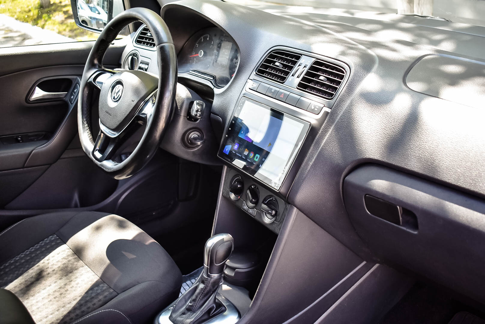 Volkswagen Polo, V Рестайлинг 1.6 AT (110 л.с.) 2016
