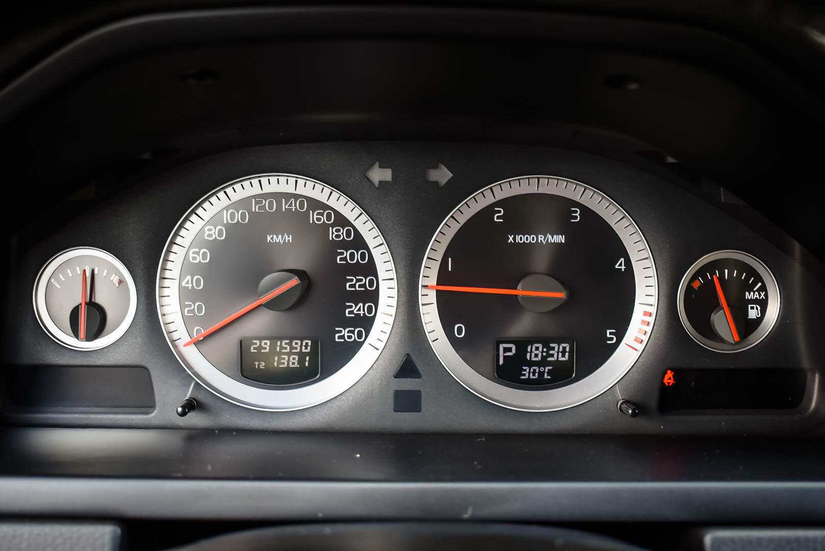 Volvo XC90, I Рестайлинг 2.4d AT (200 л.с.) 4WD 2013