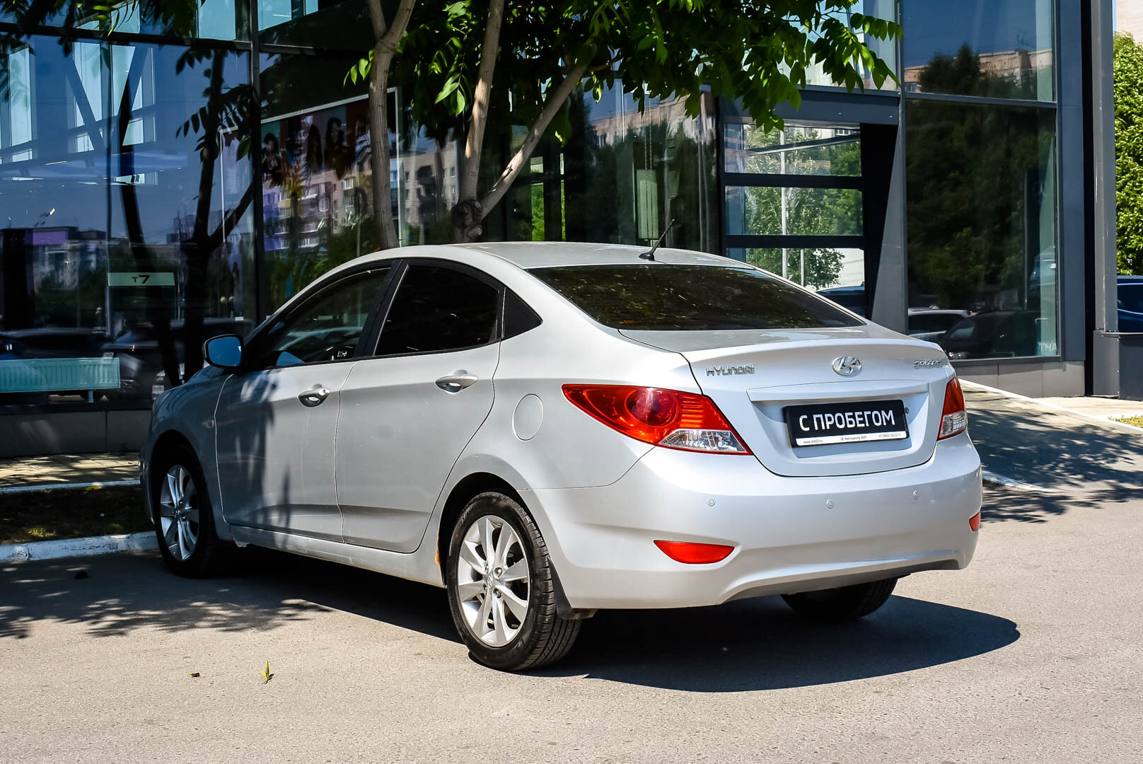 Hyundai Solaris, I 1.4 AT (107 л.с.) 2012
