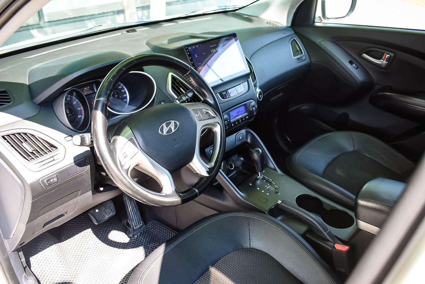 Hyundai ix35, I 2.0 AT (150 л.с.) 2013