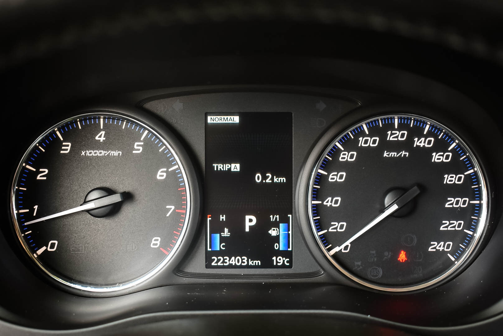 Mitsubishi Outlander, II Рестайлинг 2.4 CVT (170 л.с.) 4WD 2012