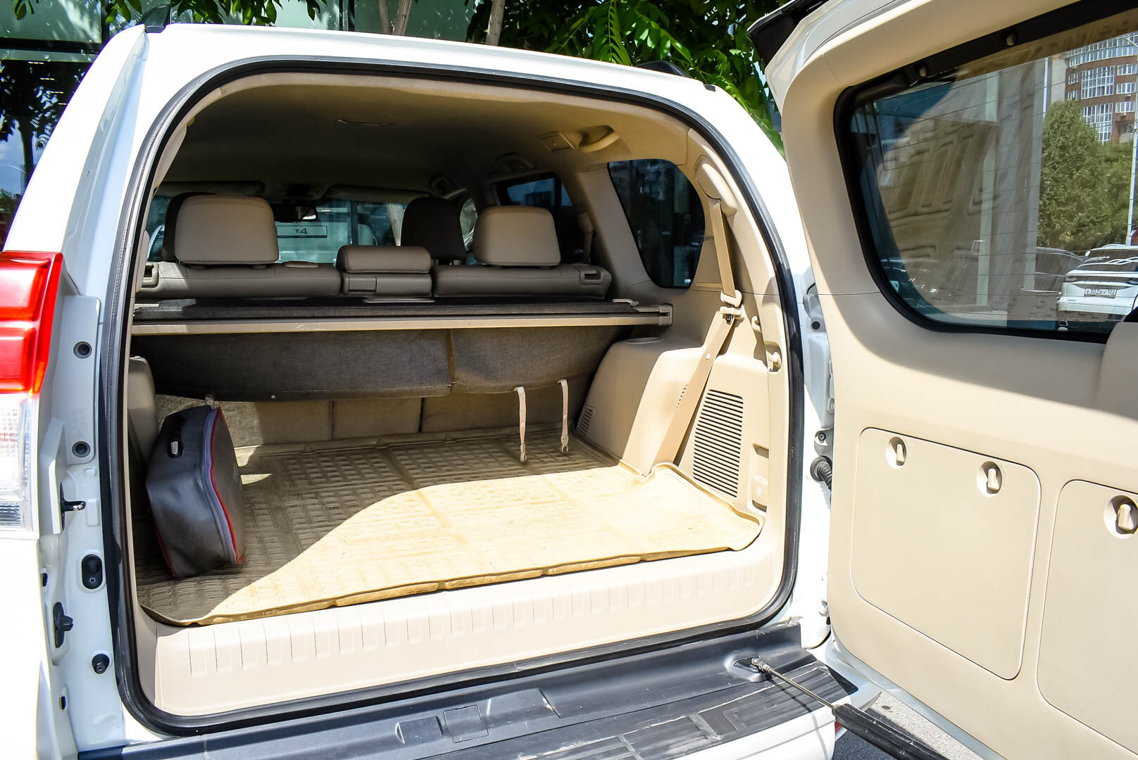 Toyota Land Cruiser Prado, 150 Series 4.0 AT (282 л.с.) 4WD 2009