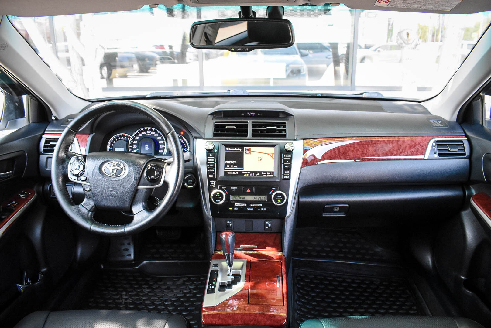 Toyota Camry, VII (XV50) 2.5 AT (181 л.с.) 2012