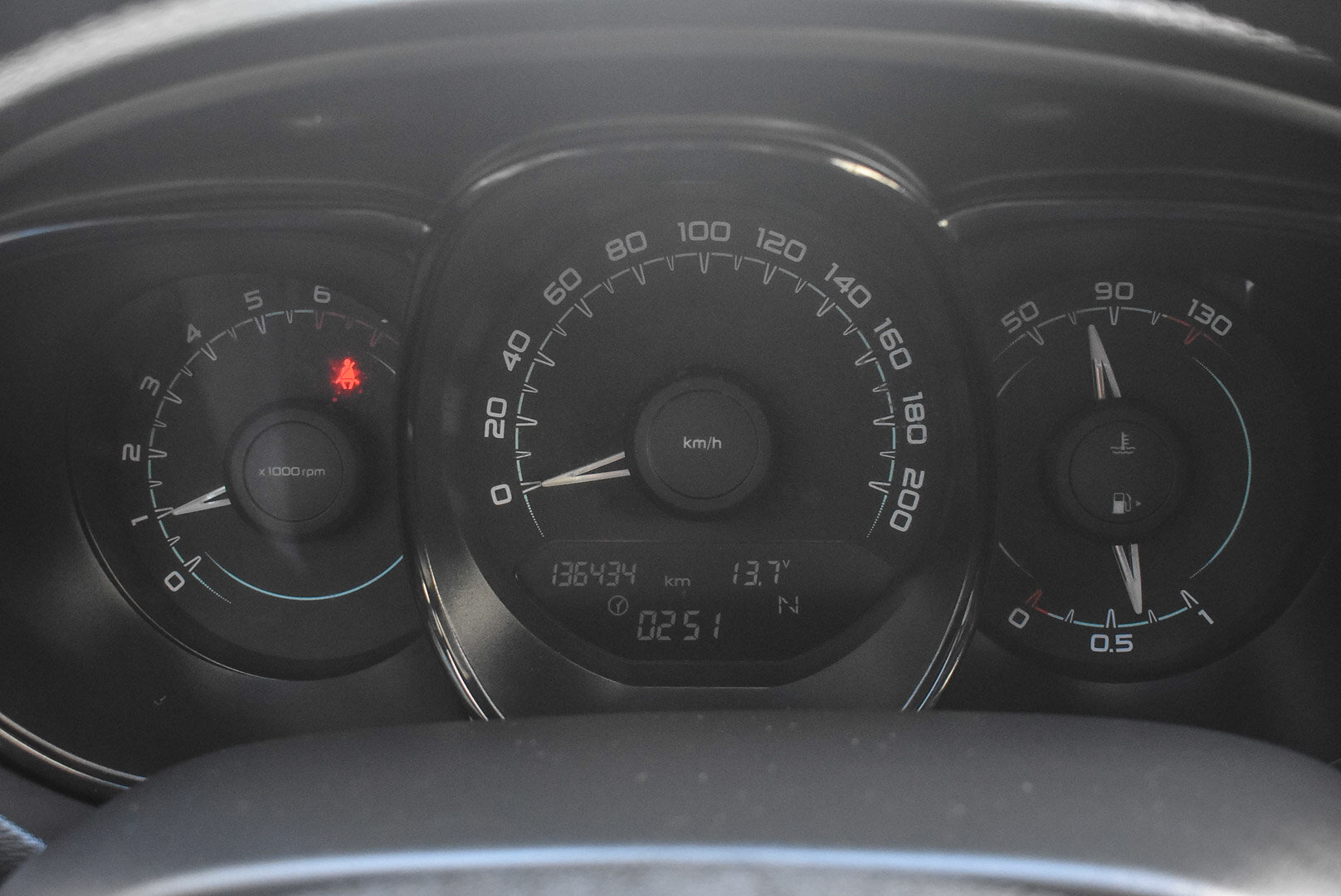 Lada (ВАЗ) Vesta, I 1.6 AMT (106 л.с.) 2016
