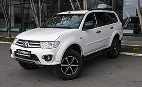 Mitsubishi Pajero Sport, II Рестайлинг 2.5d MT (178 л.с.) 4WD