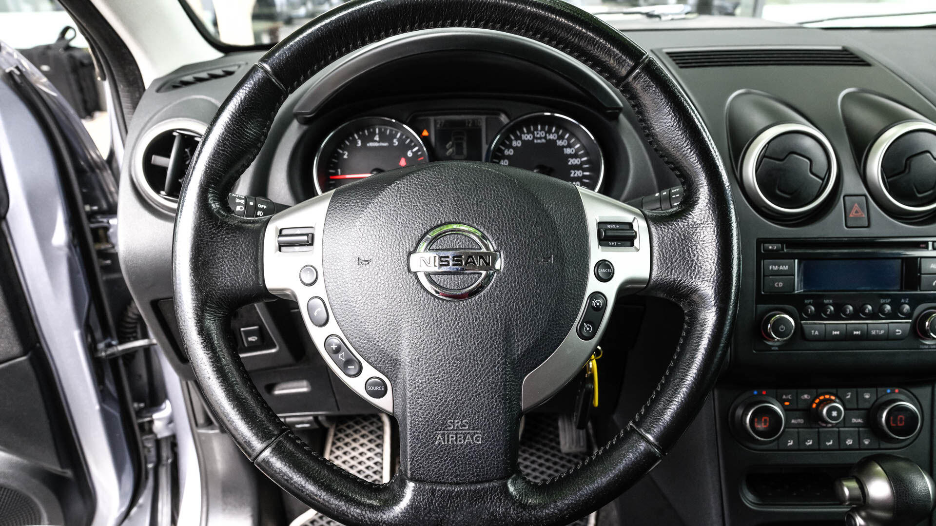 Nissan Qashqai, I Рестайлинг 1.6 CVT (117 л.с.) 2012