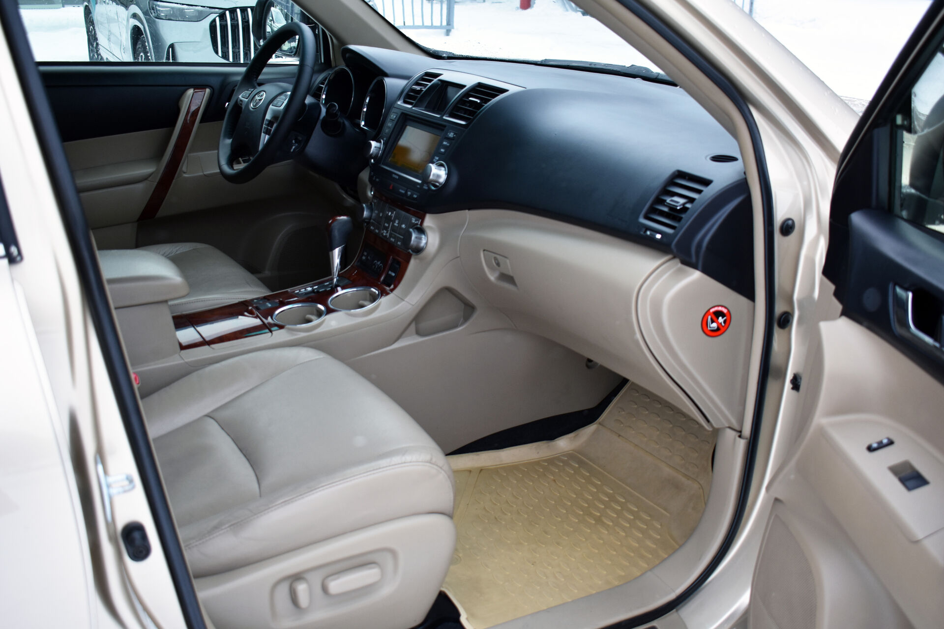 Toyota Highlander, II (XU40) Рестайлинг 3.5 AT (273 л.с.) 4WD 2012