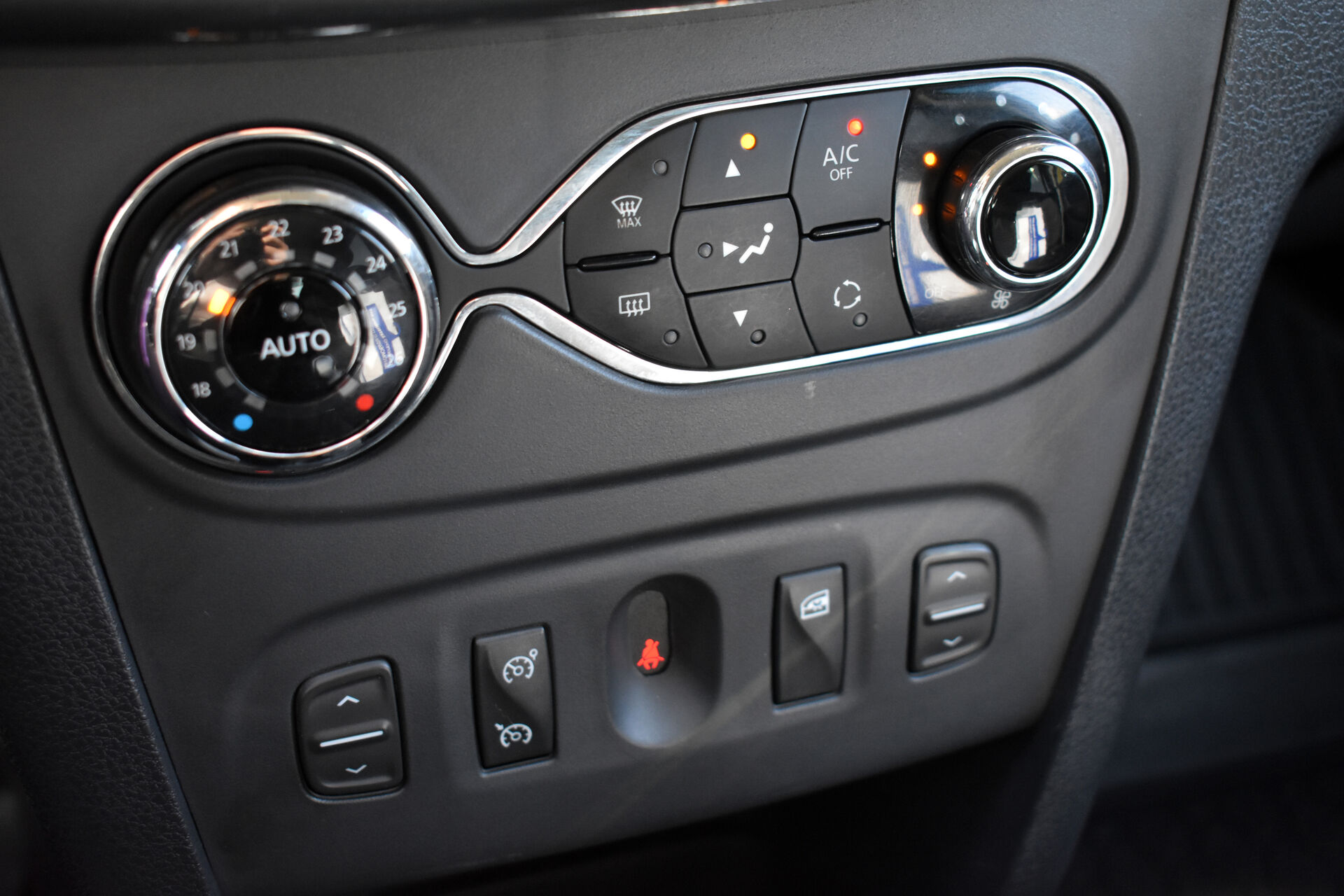 Renault Sandero, II Stepway 1.6 AT (102 л.с.) 2017