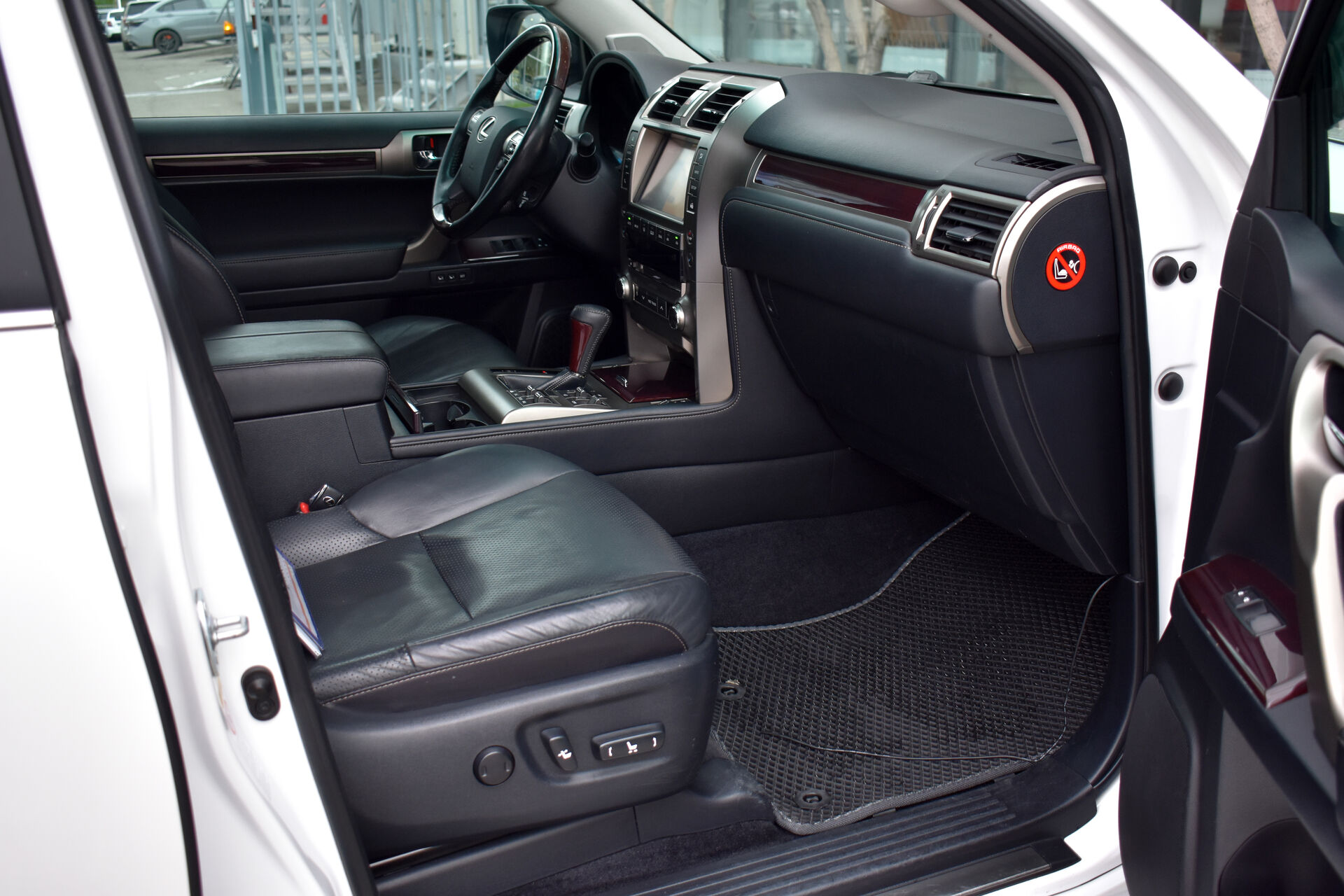 Lexus GX, II Рестайлинг 460 4.6 AT (296 л.с.) 4WD 2014