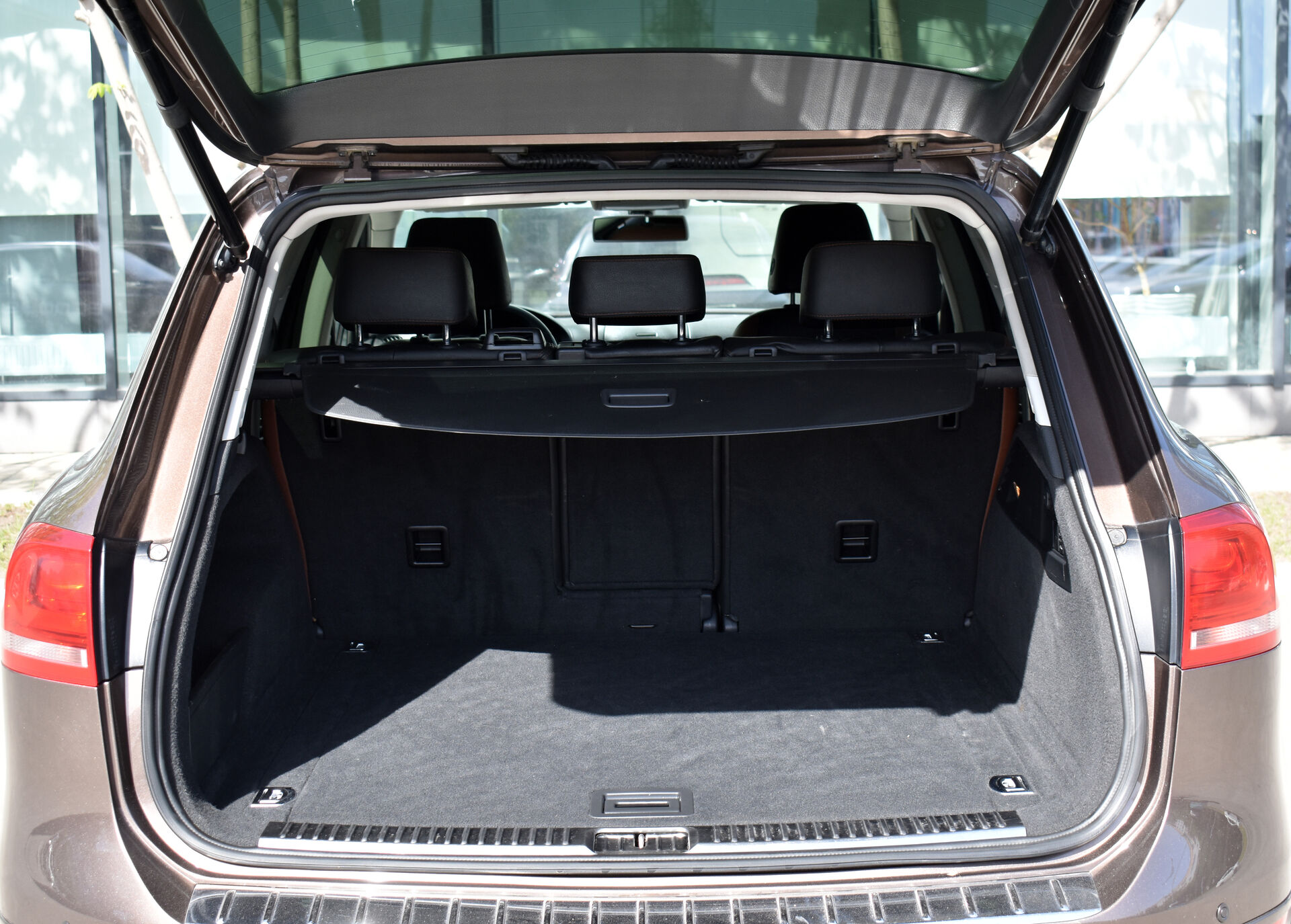 Volkswagen Touareg, II 3.6 AT (249 л.с.) 4WD 2012