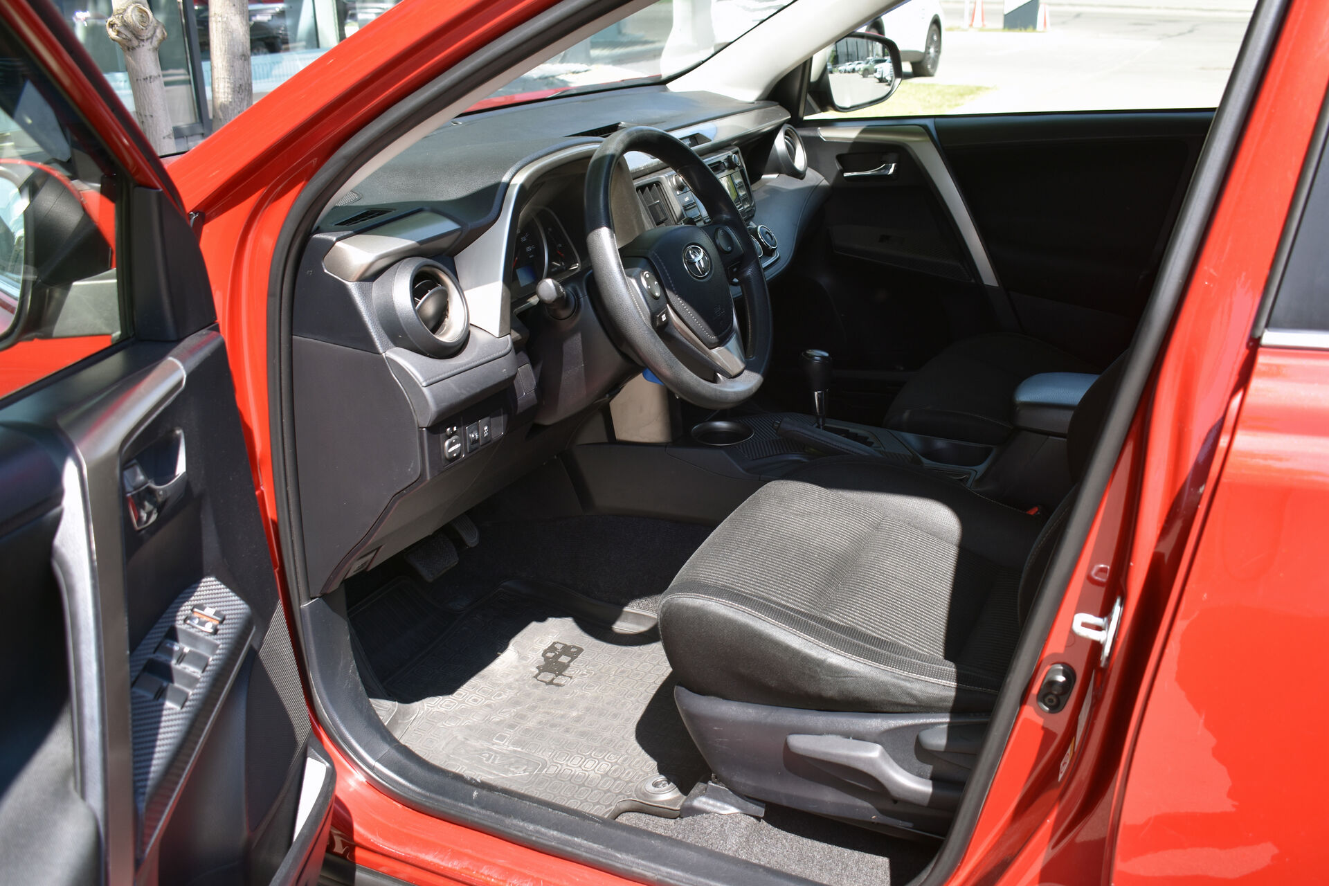 Toyota RAV4, IV (XA40) 2.0 CVT (146 л.с.) 2014