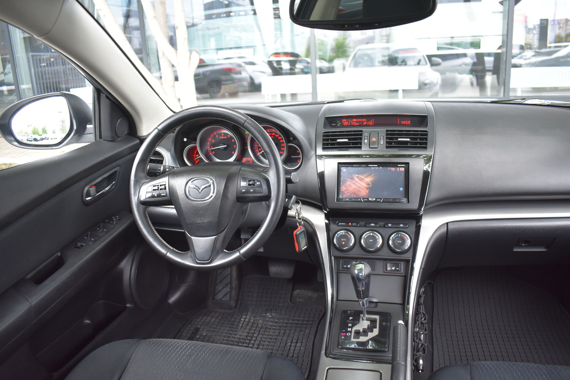 Mazda 6, II (GH) Рестайлинг 2.0 AT (147 л.с.) 2010