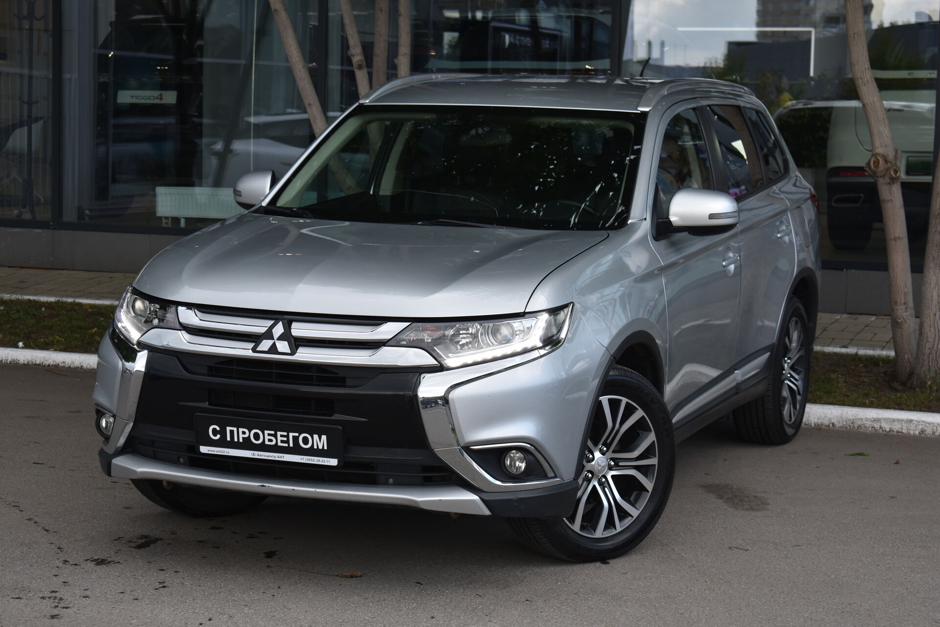 Mitsubishi Outlander, III Рестайлинг 2 2.4 CVT (167 л.с.) 4WD 2016