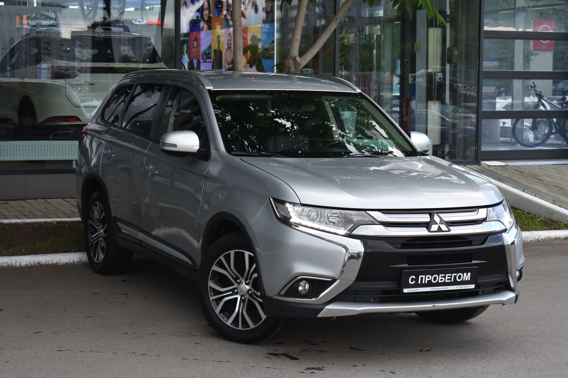 Mitsubishi Outlander, III Рестайлинг 2 2.4 CVT (167 л.с.) 4WD 2016