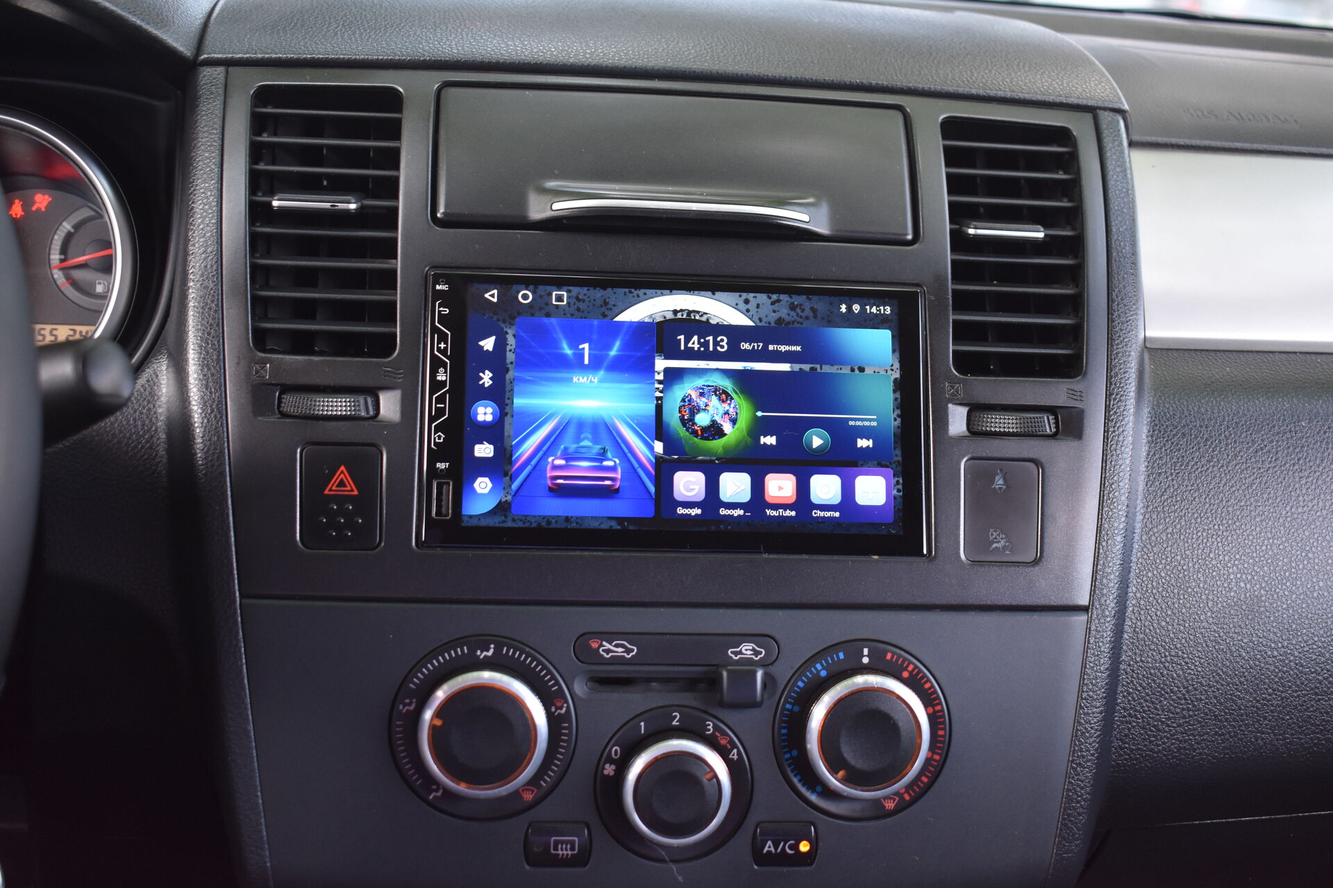 Nissan Tiida, I Рестайлинг 1.6 MT (110 л.с.) 2011