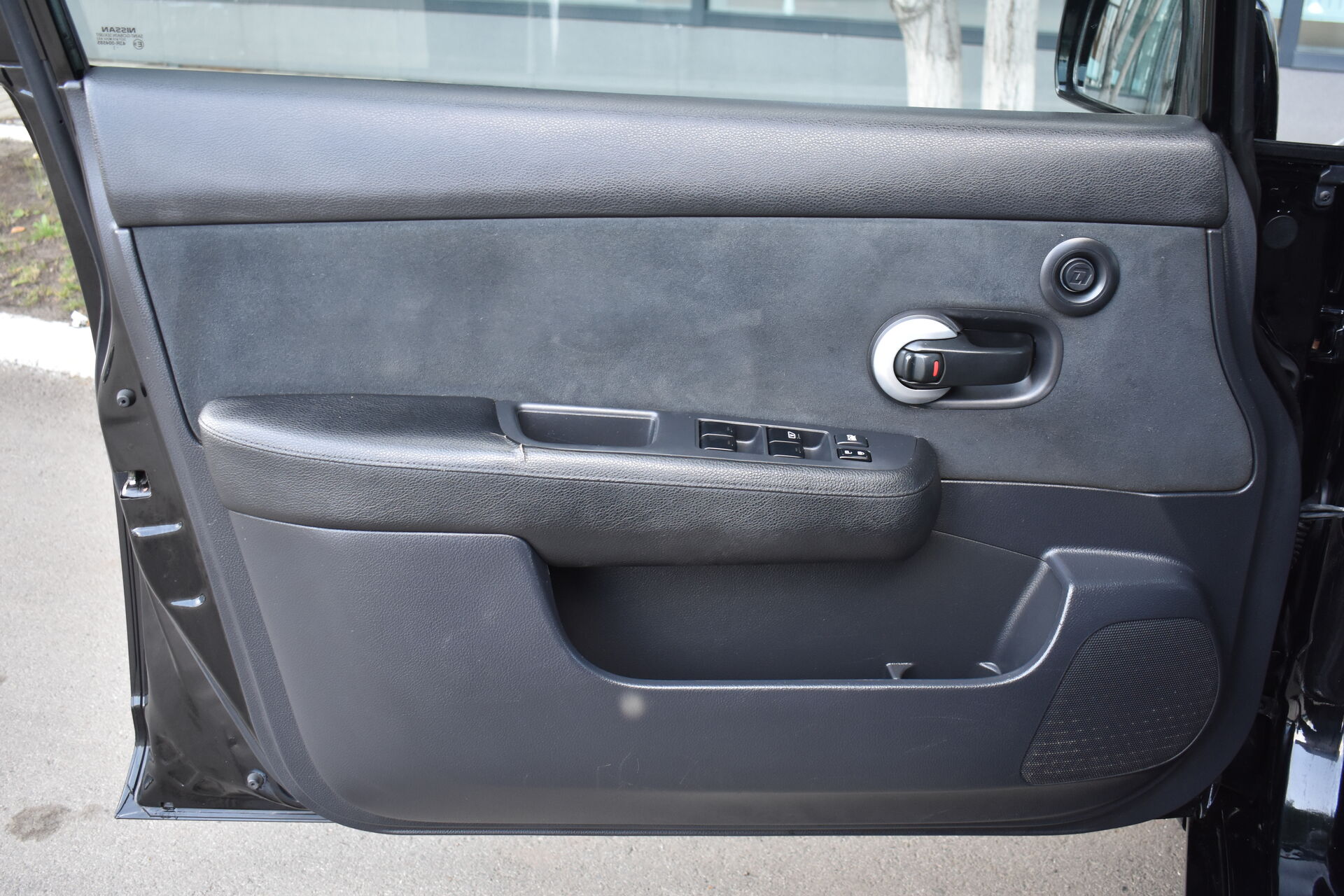 Nissan Tiida, I Рестайлинг 1.6 MT (110 л.с.) 2011