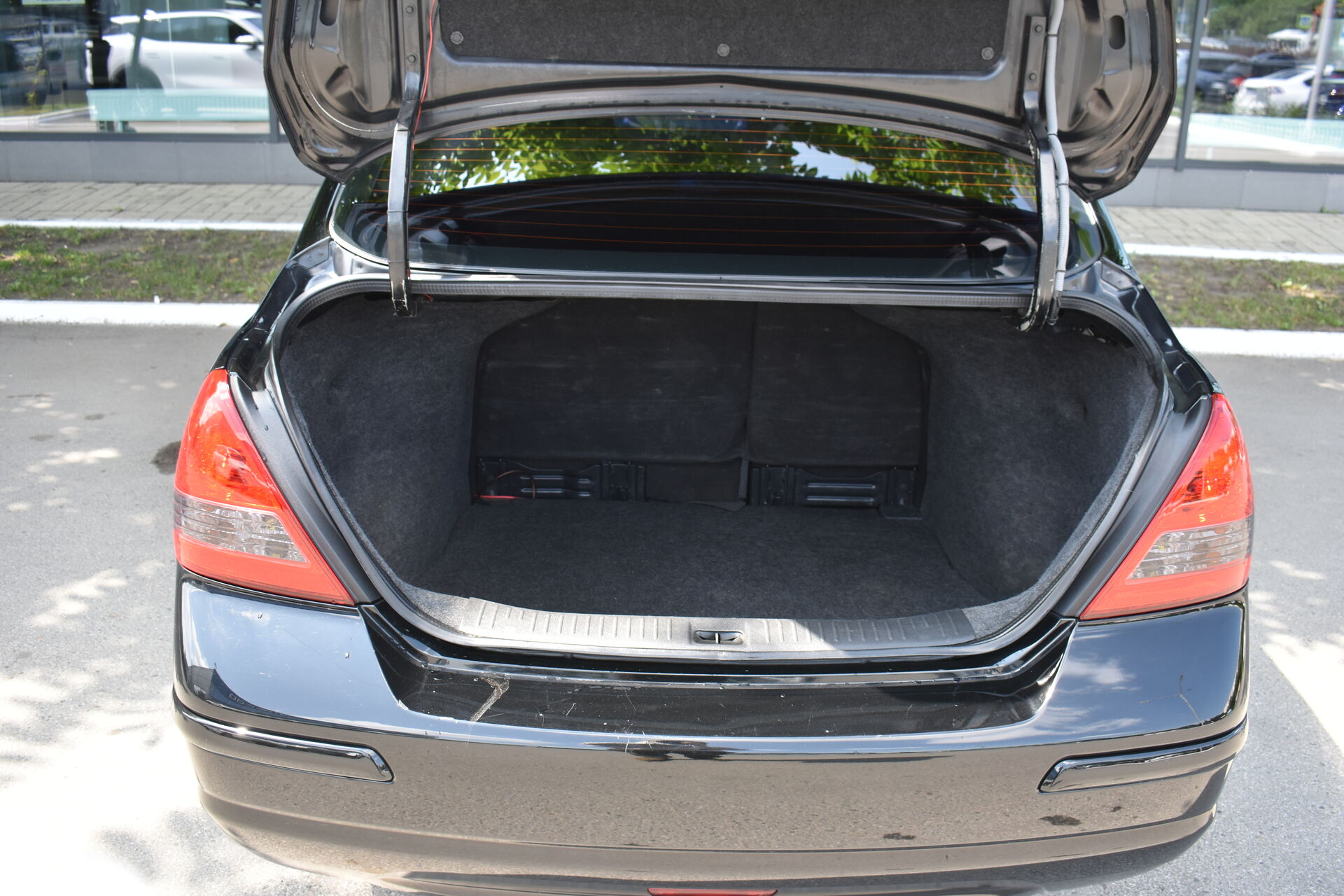 Nissan Tiida, I Рестайлинг 1.6 MT (110 л.с.) 2011