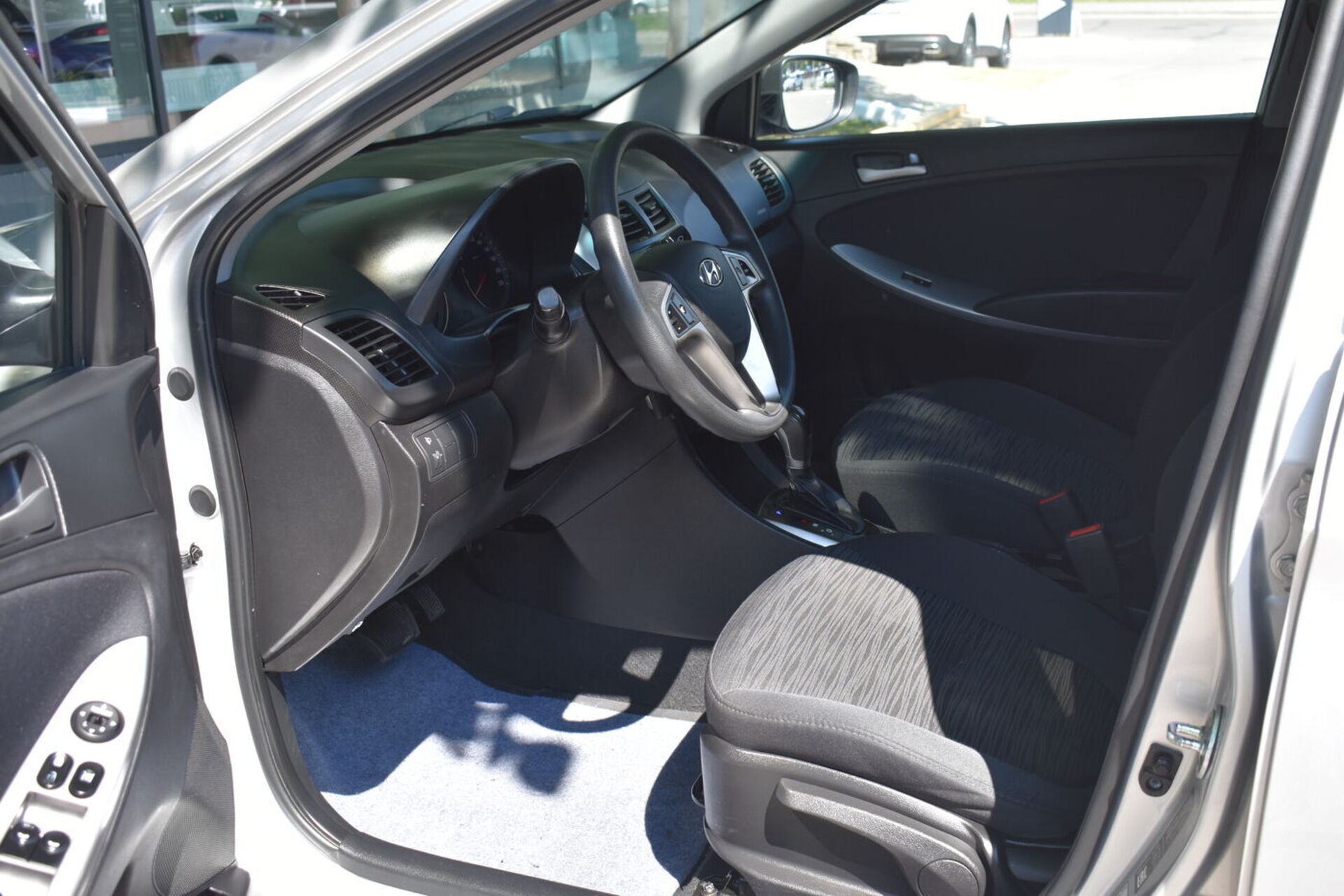 Hyundai Solaris, I Рестайлинг 1.6 AT (123 л.с.) 2016