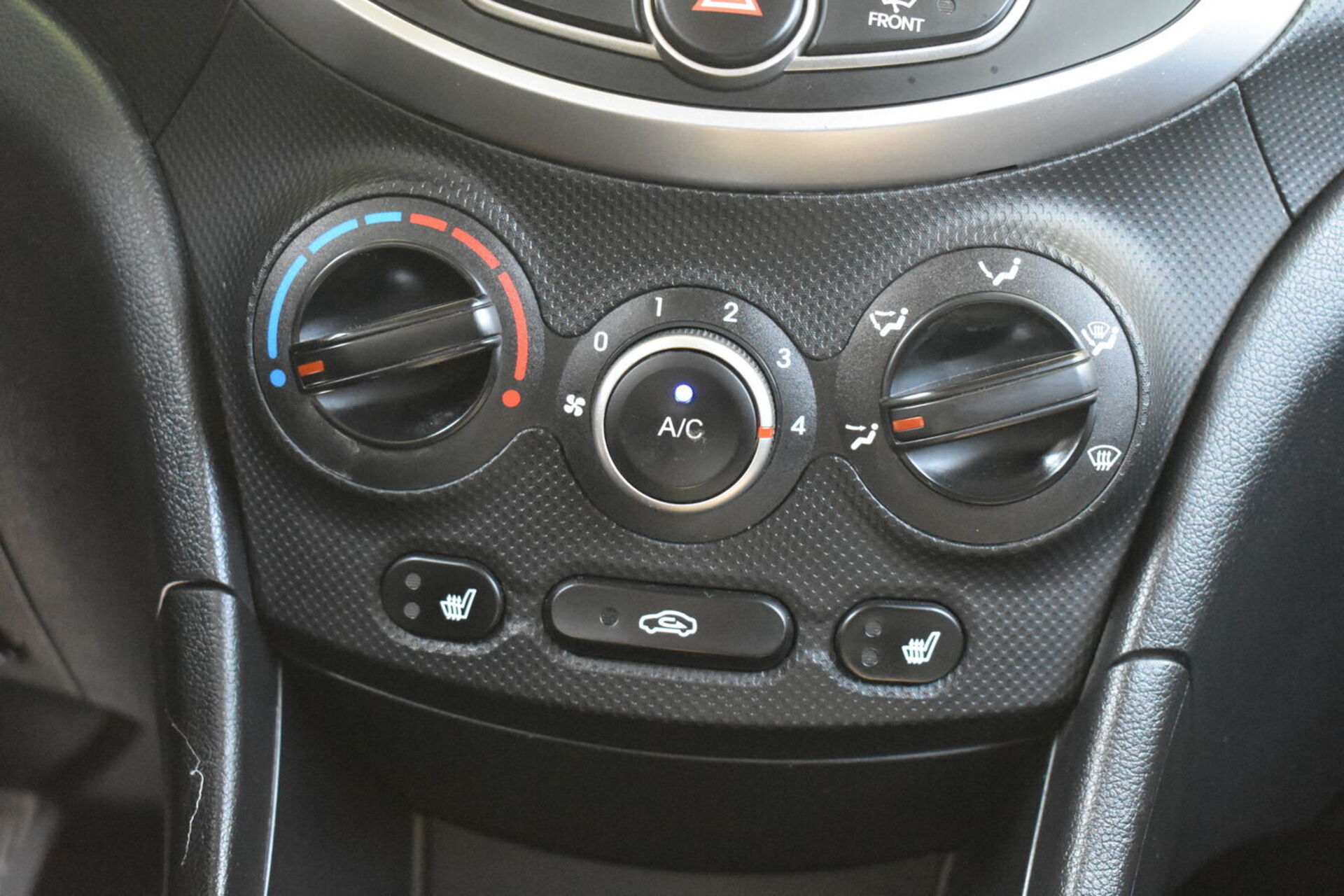 Hyundai Solaris, I Рестайлинг 1.6 AT (123 л.с.) 2016