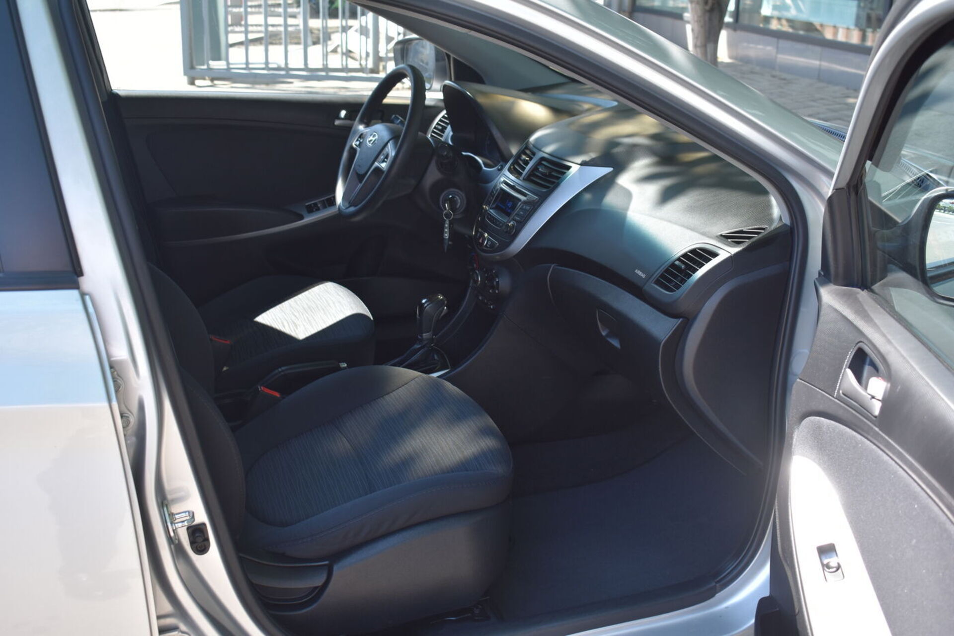 Hyundai Solaris, I Рестайлинг 1.6 AT (123 л.с.) 2016