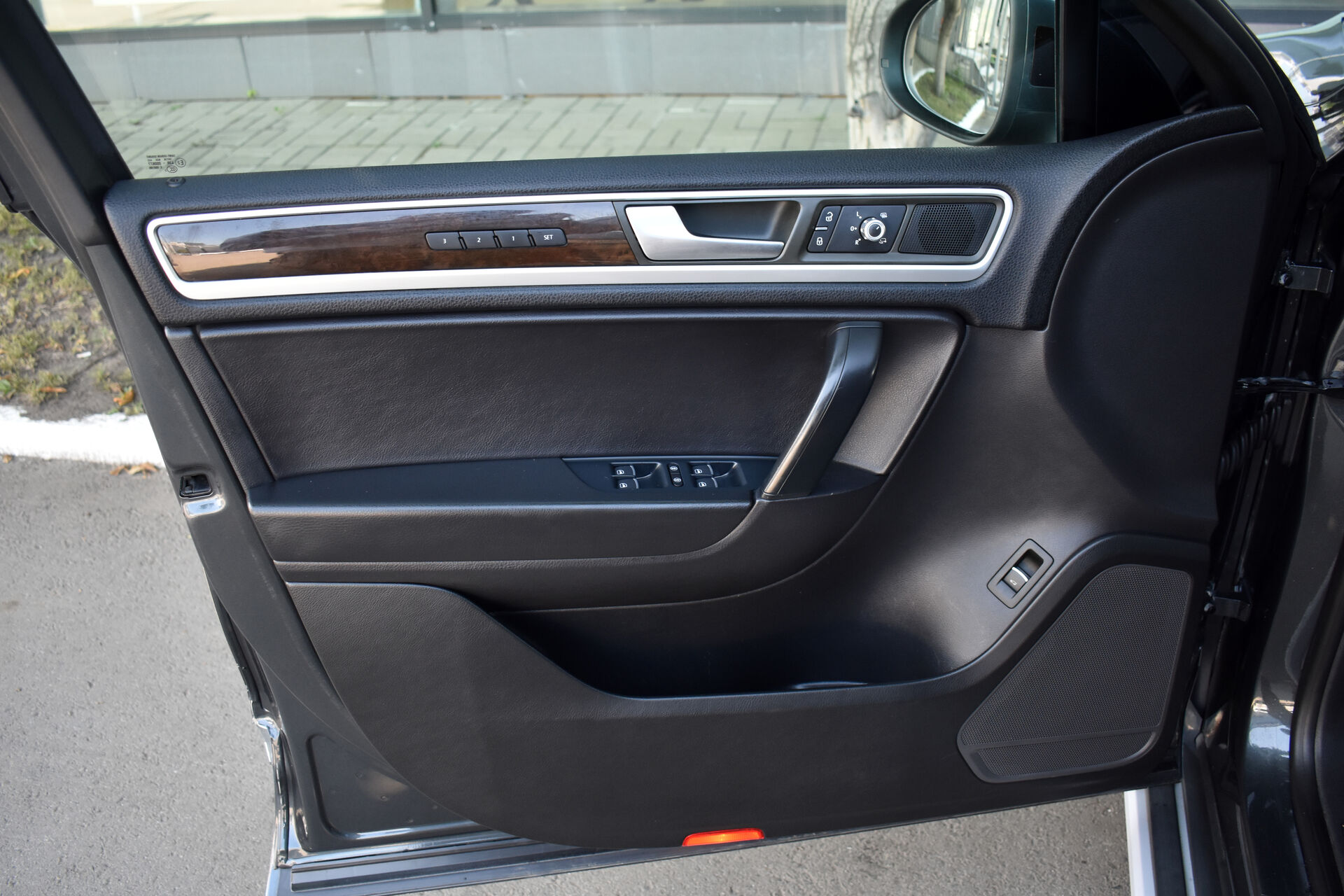 Volkswagen Touareg, II Рестайлинг 3.0d AT (245 л.с.) 4WD 2014