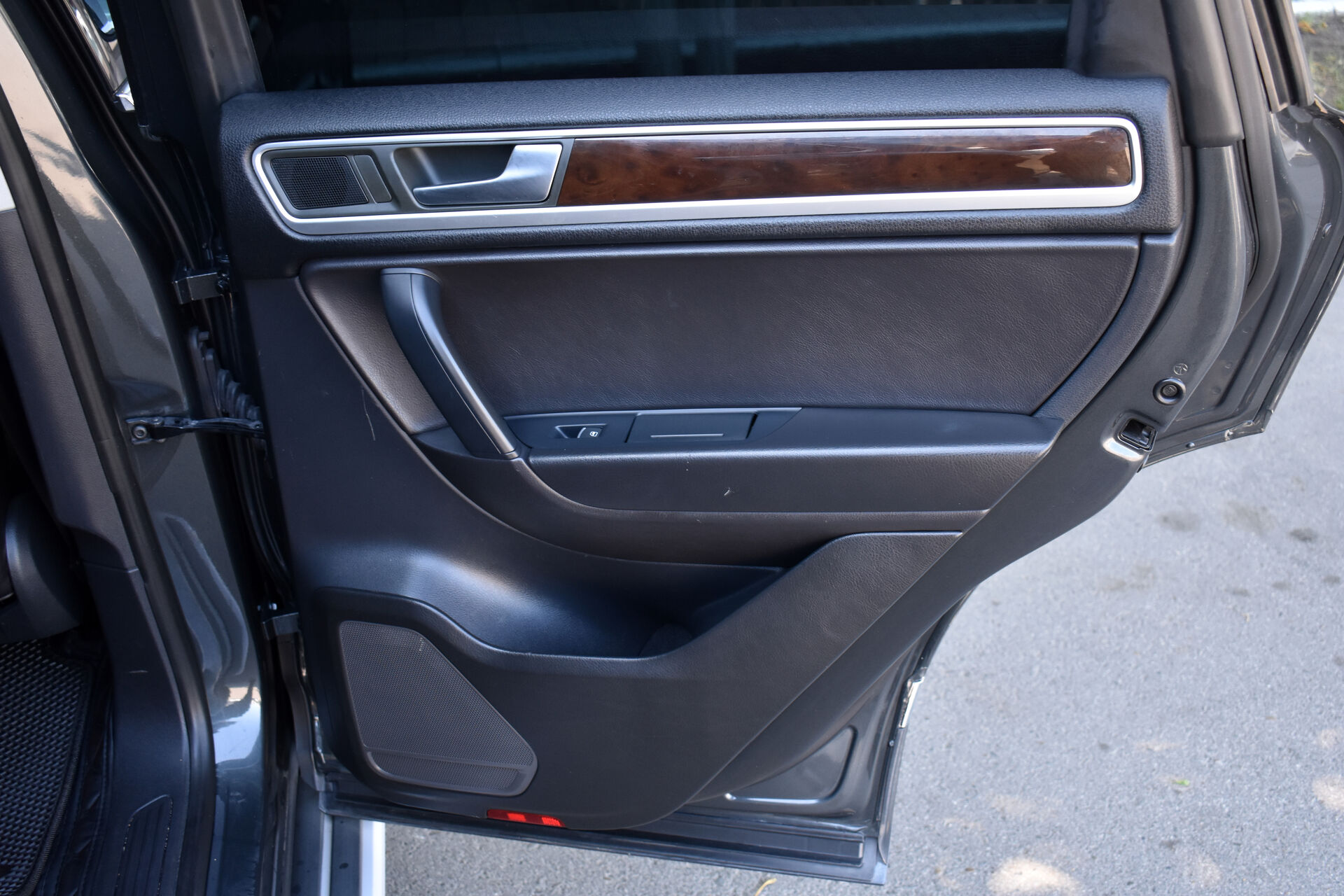 Volkswagen Touareg, II Рестайлинг 3.0d AT (245 л.с.) 4WD 2014