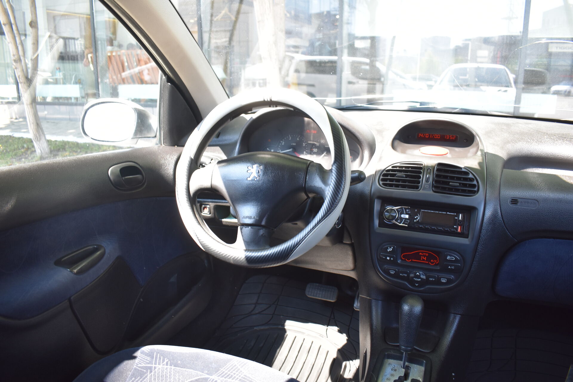Peugeot 206, I 1.4 AT (75 л.с.) 2003