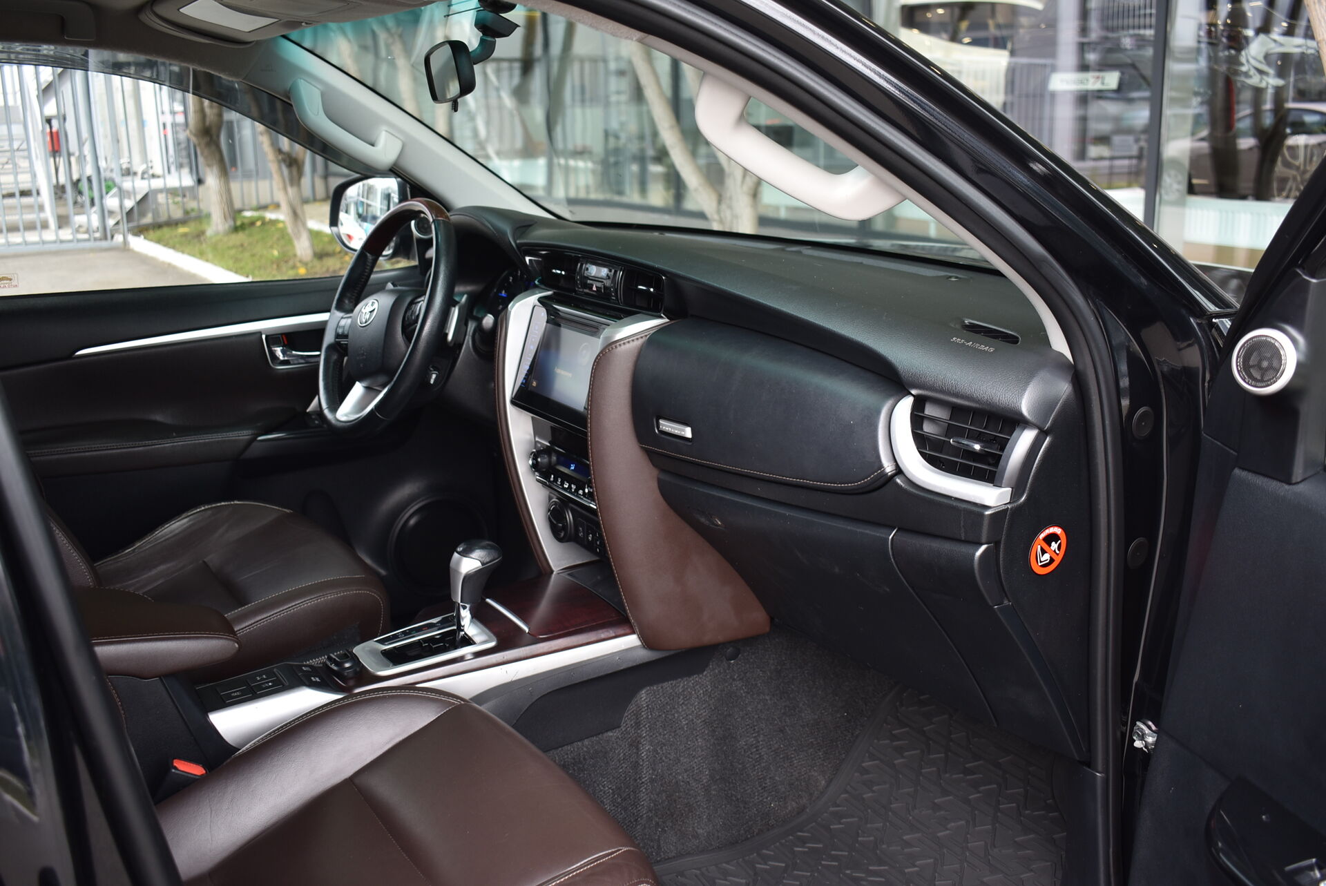 Toyota Fortuner, II 2.8d AT (177 л.с.) 4WD 2019