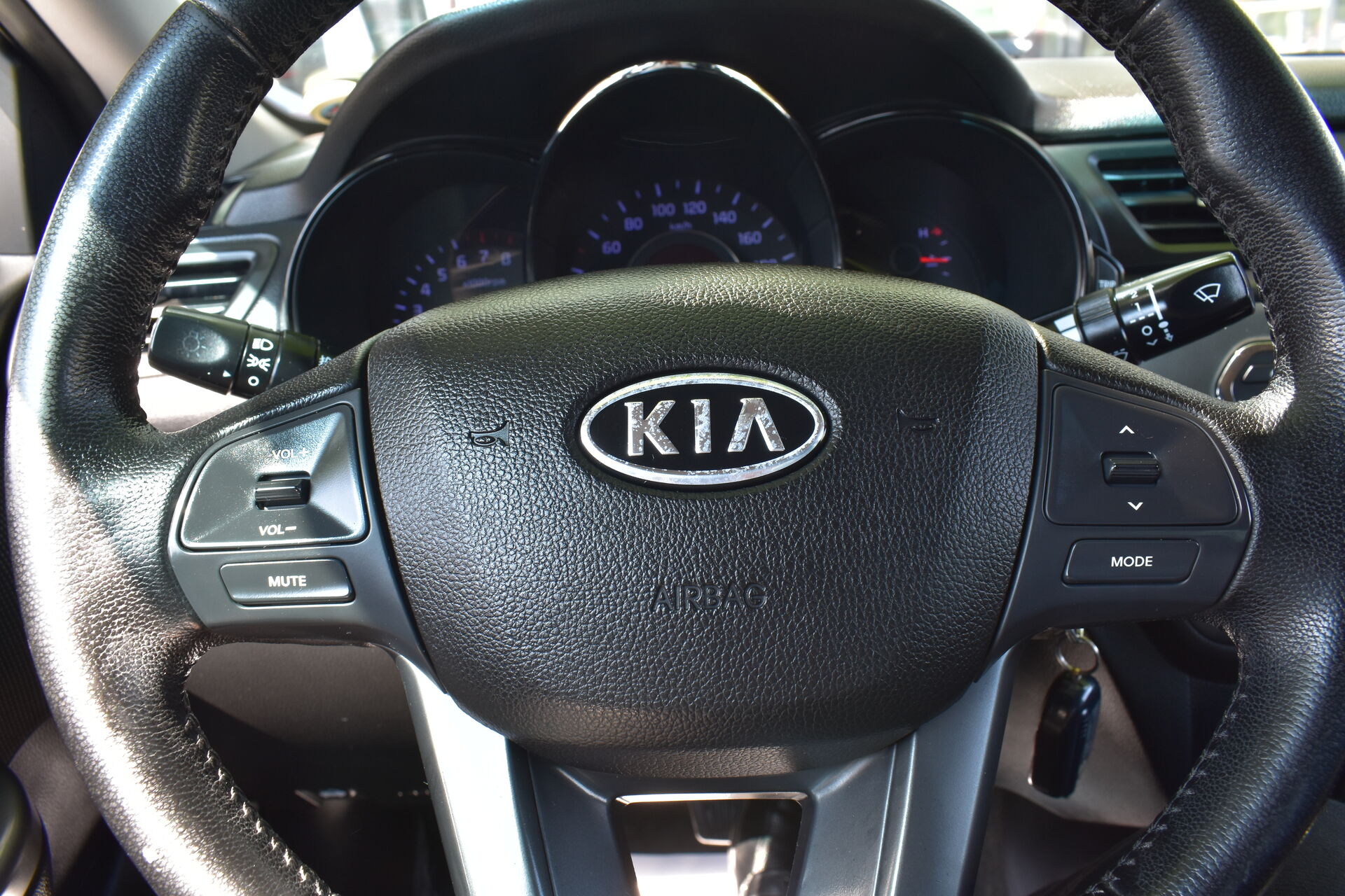 Kia Rio, III 4-speed 1.6 AT (123 л.с.) 2011