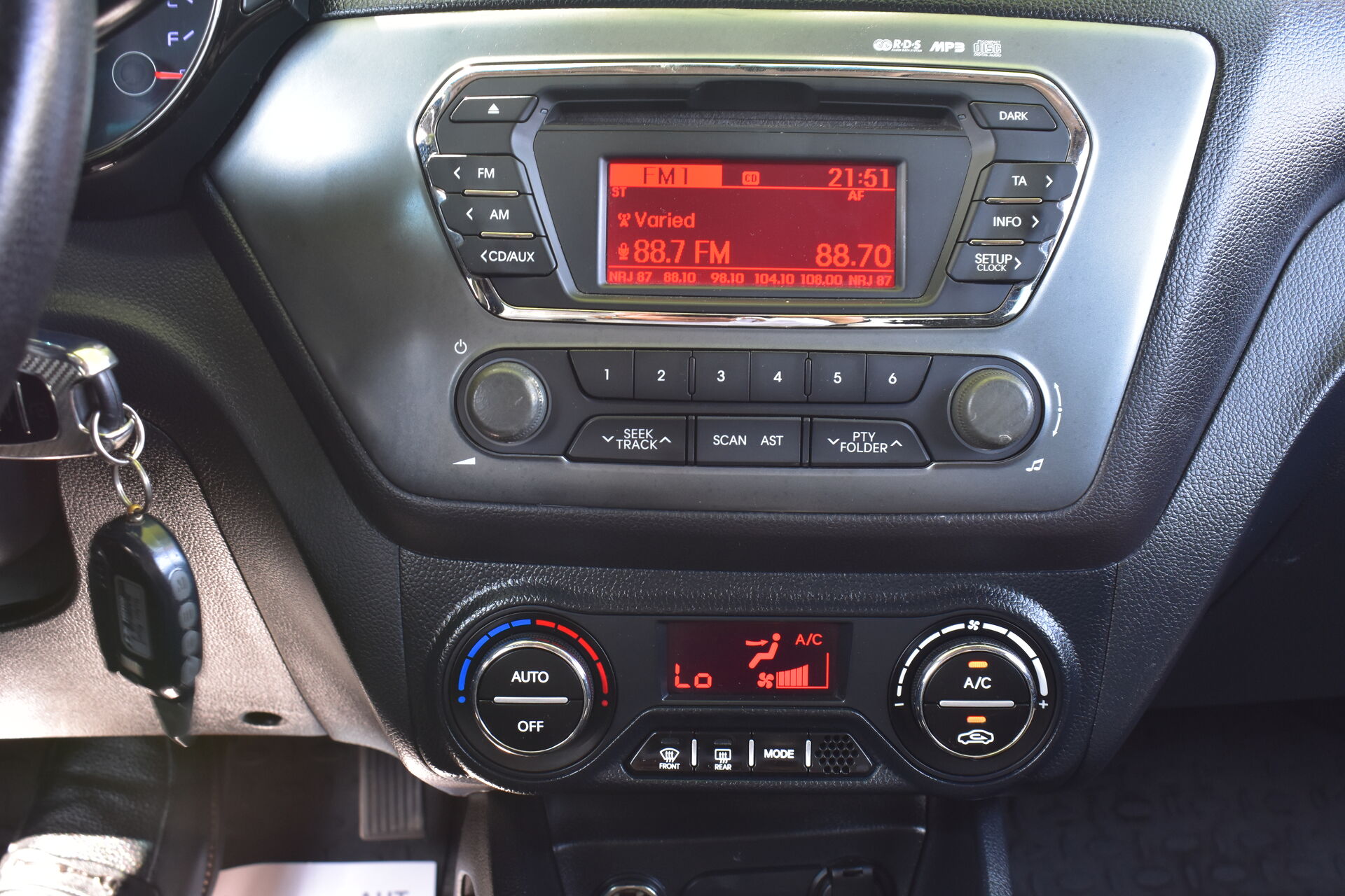 Kia Rio, III 4-speed 1.6 AT (123 л.с.) 2011