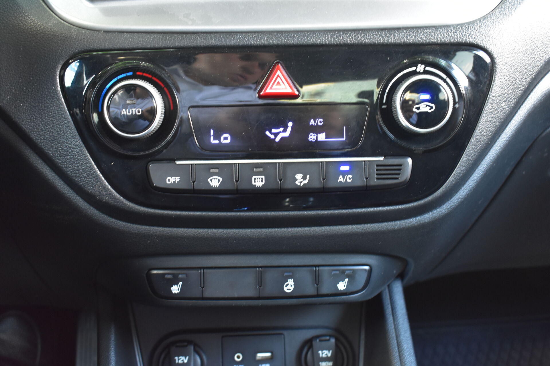 Hyundai Solaris, II 1.6 AT (123 л.с.) 2018