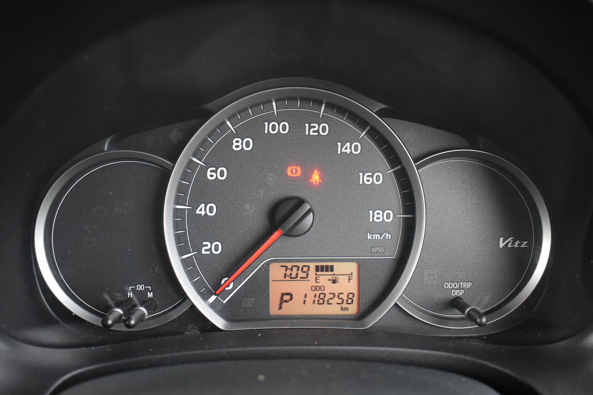 Toyota Vitz, III (XP130) 1.0 CVT (69 л.с.) 2012