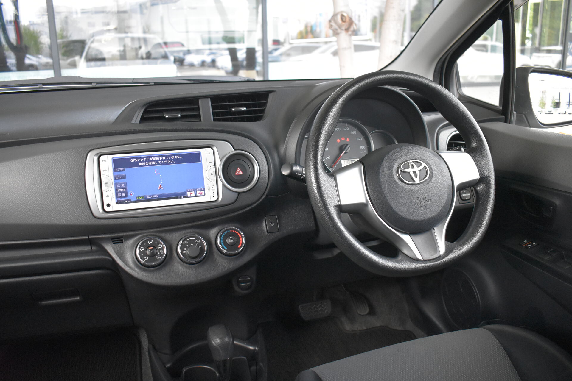 Toyota Vitz, III (XP130) 1.0 CVT (69 л.с.) 2012