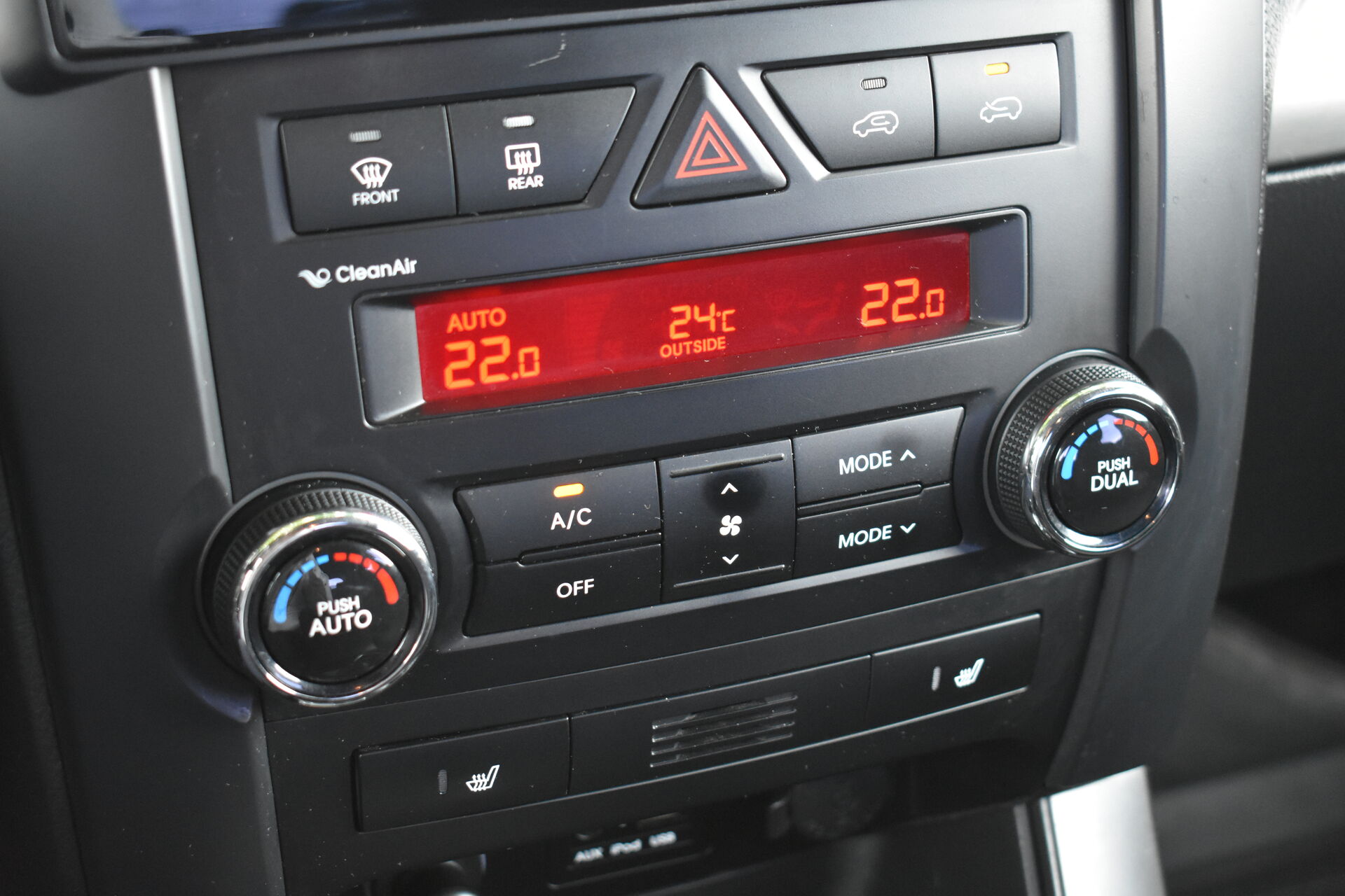 Kia Sorento, II 2.4 AT (175 л.с.) 4WD 2012