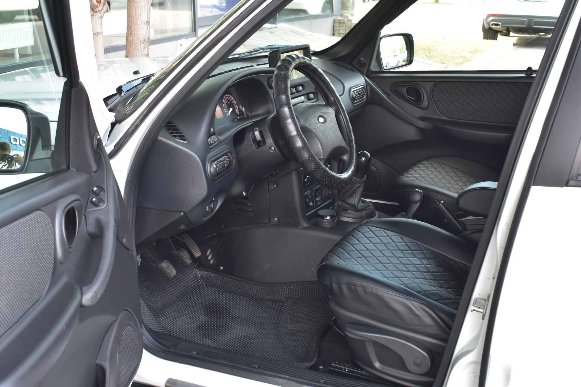 Lada (ВАЗ) Niva Travel, I 1.7 MT (83 л.с.) 4WD 2024