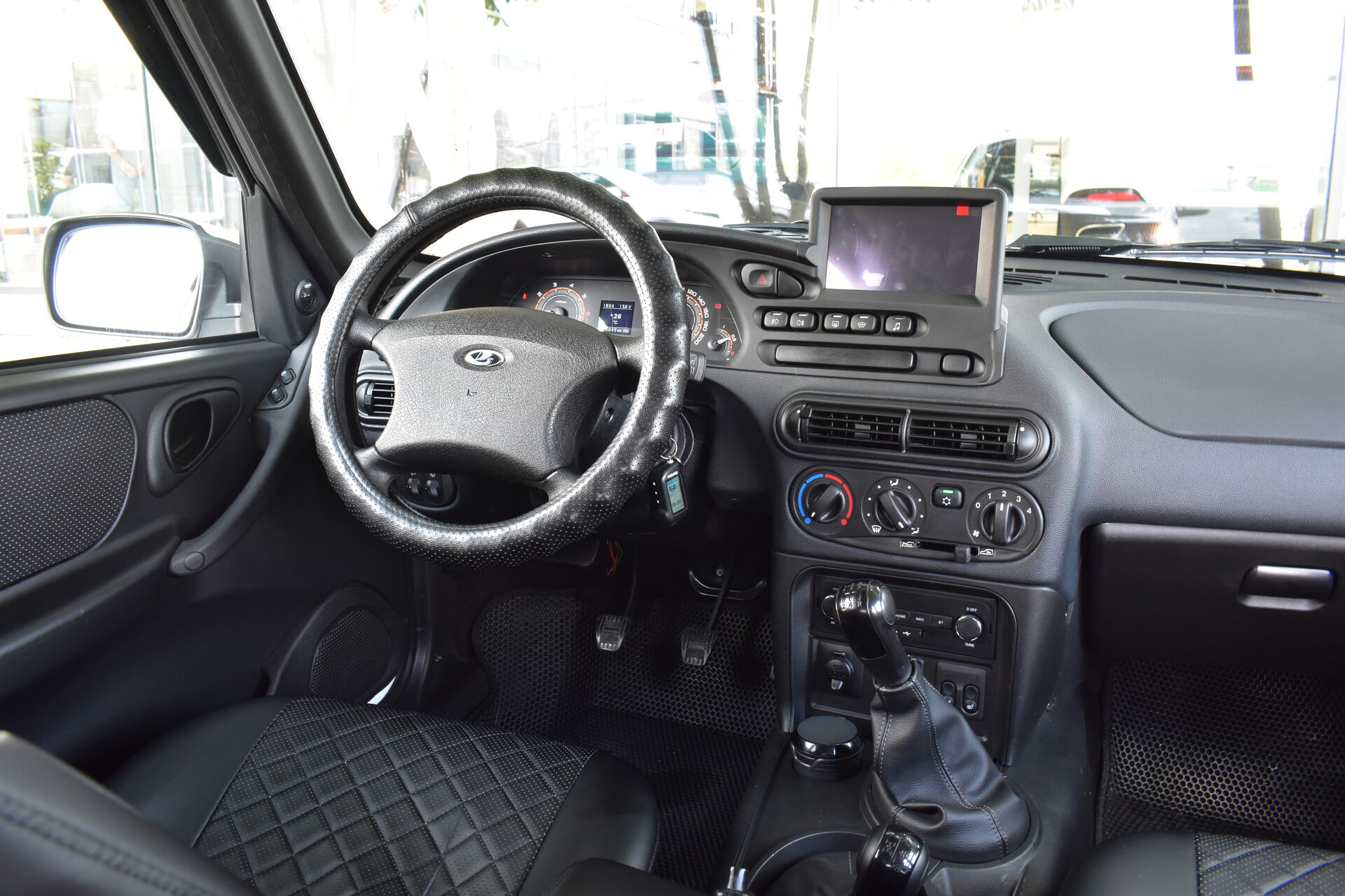 Lada (ВАЗ) Niva Travel, I 1.7 MT (83 л.с.) 4WD 2024