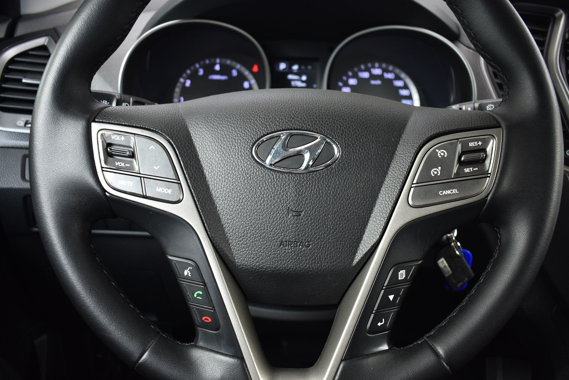 Hyundai Santa Fe, III Рестайлинг 2.4 AT (171 л.с.) 4WD 2015