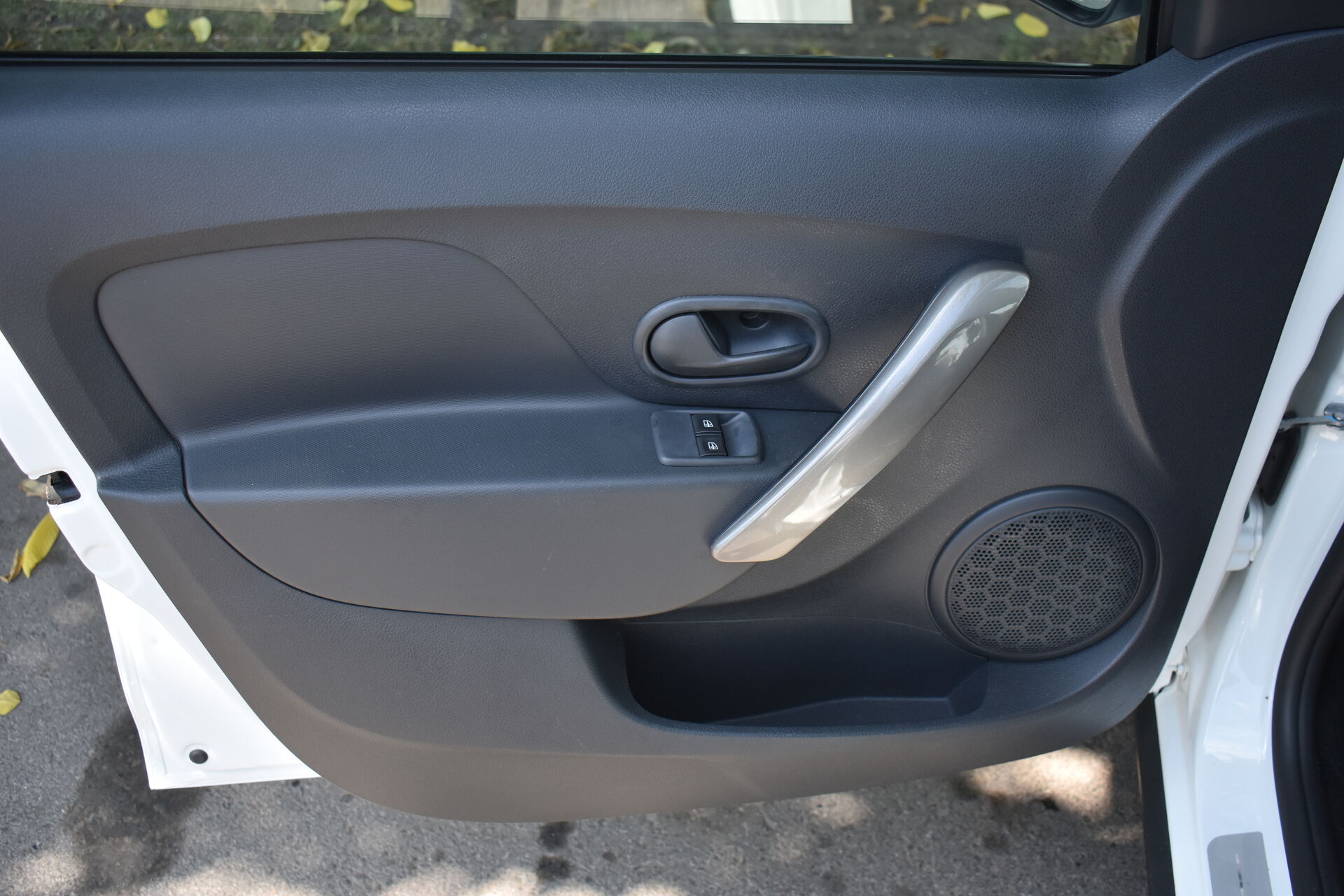 Renault Sandero, II Рестайлинг 1.6 MT (82 л.с.) 2019