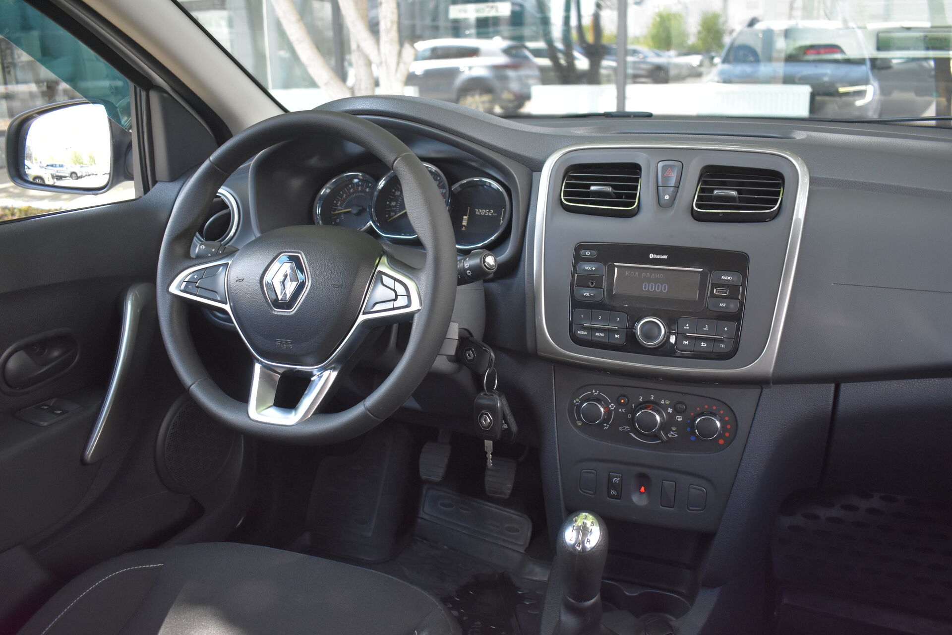 Renault Sandero, II Рестайлинг 1.6 MT (82 л.с.) 2019